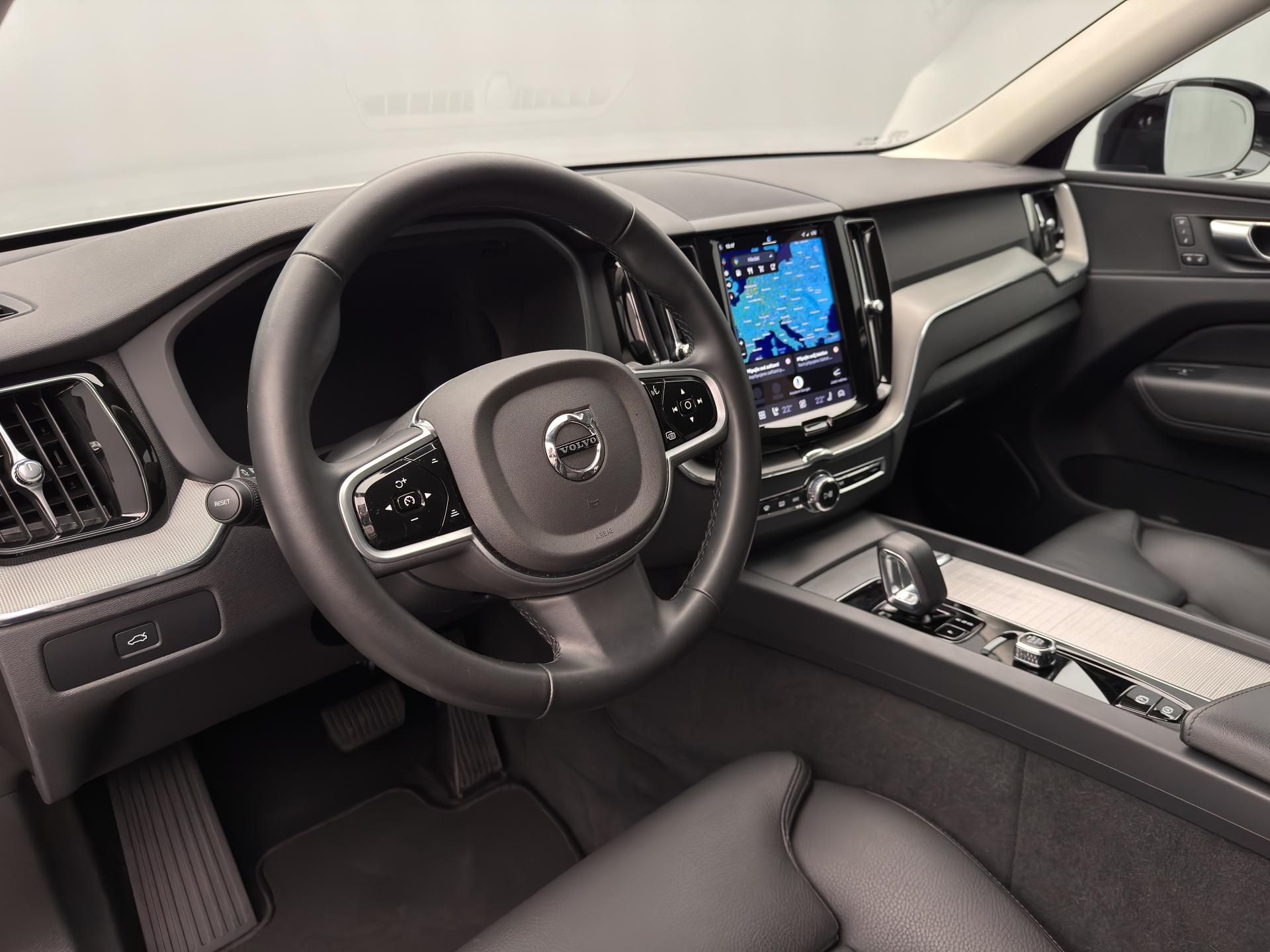 Volvo XC60, B5 AWD PLUS DARK CZ 1.maj - fotka 3