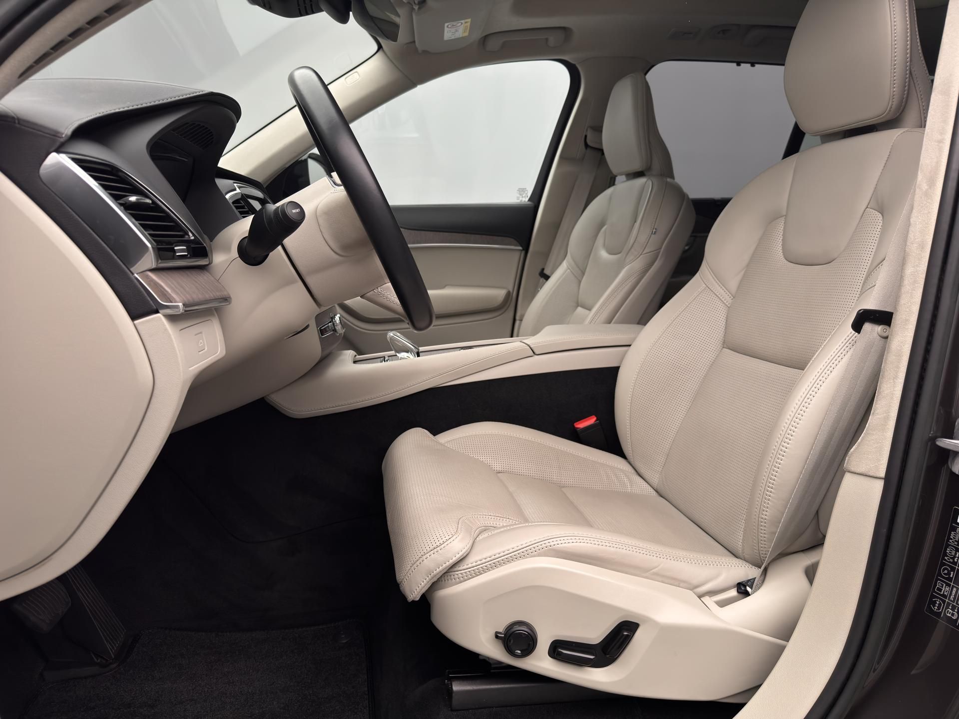 Volvo XC90, B5 AWD ULTIMATE AUT - fotka 4