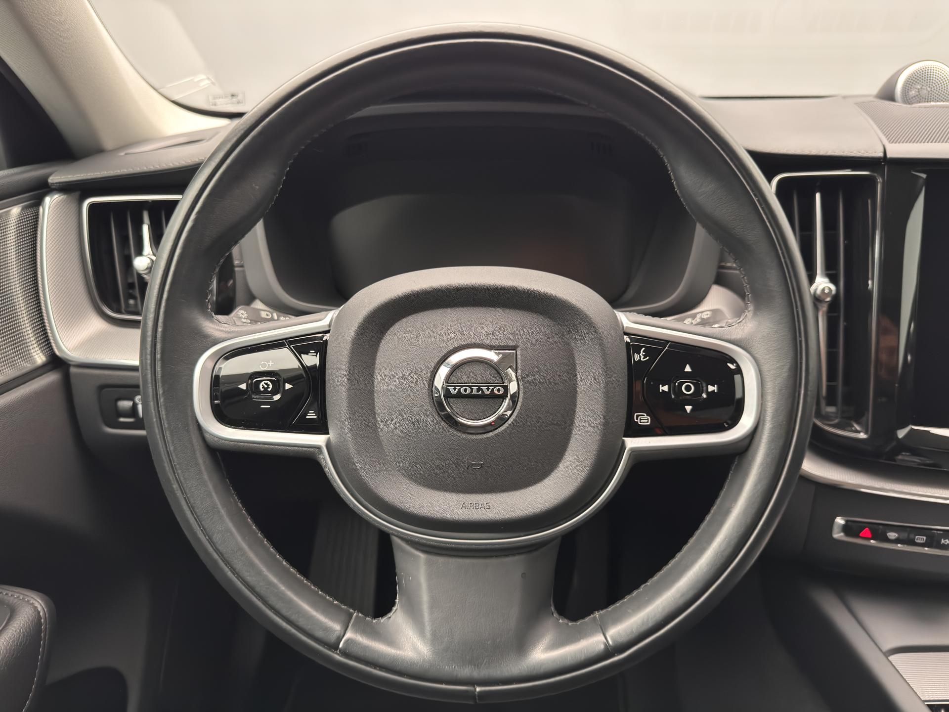 Volvo XC60, B4 AWD INSCRIPTION - fotka 3