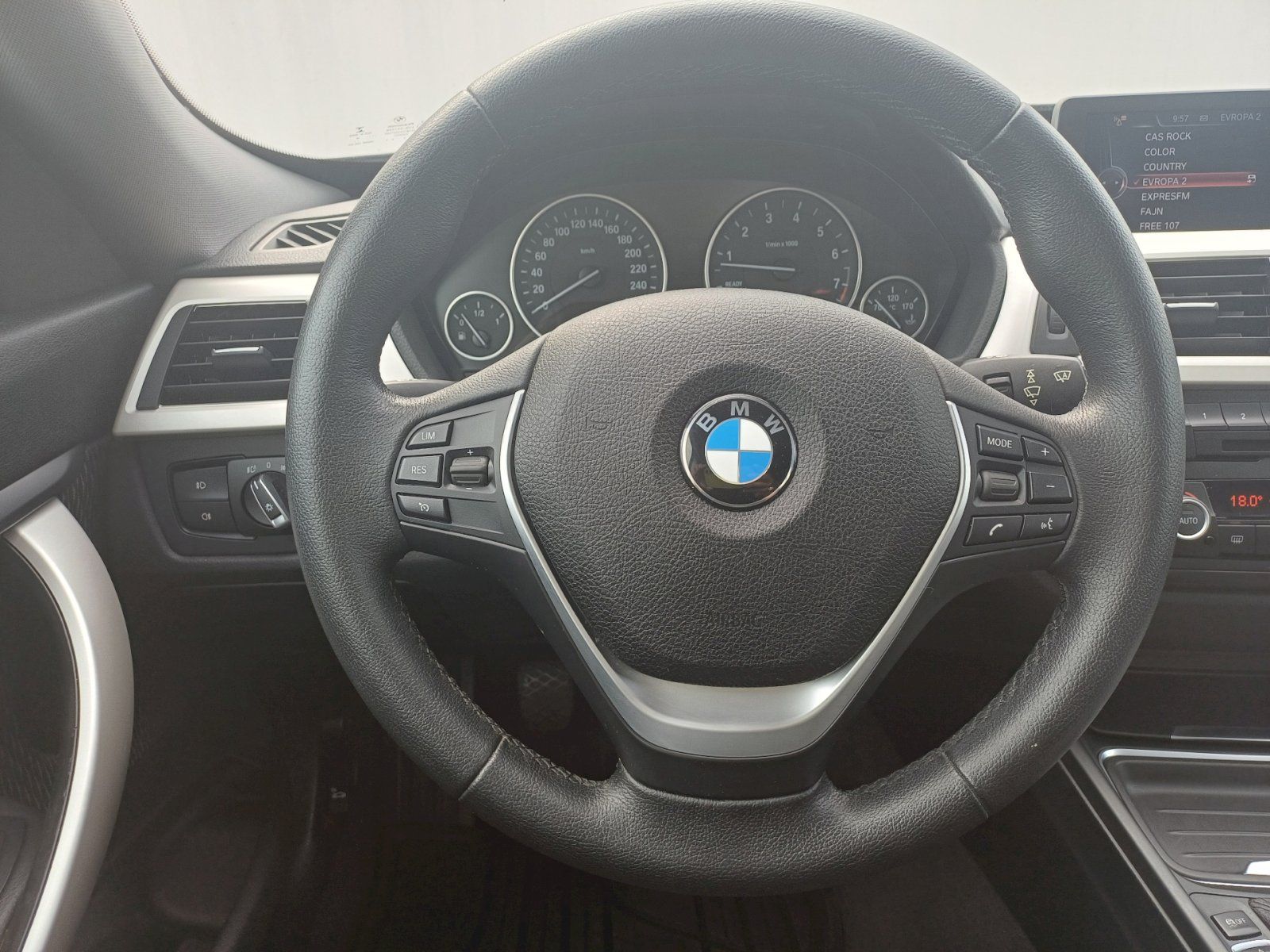 BMW Řada 3, 320I 135Kw XDRIVE GRAN TURISMO - fotka 6