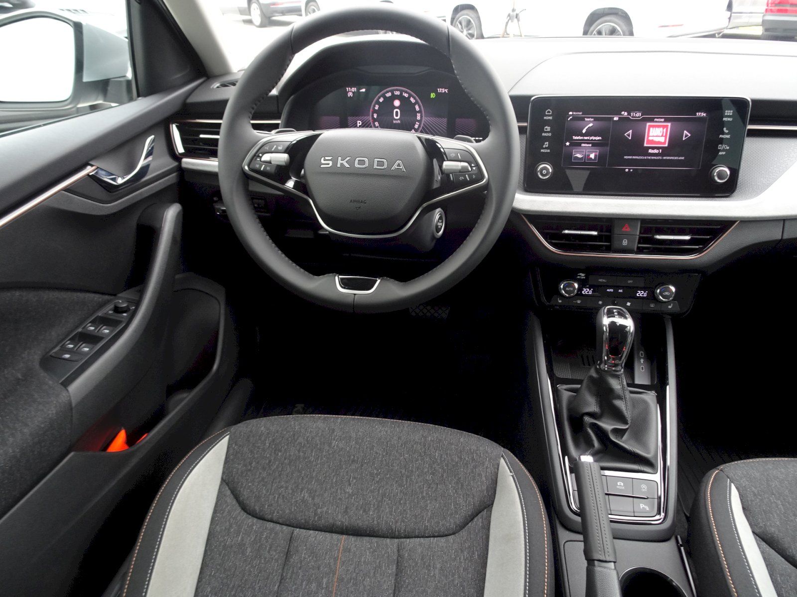 Škoda Kamiq, 1.0TSI DSG Top Selection - fotka 5