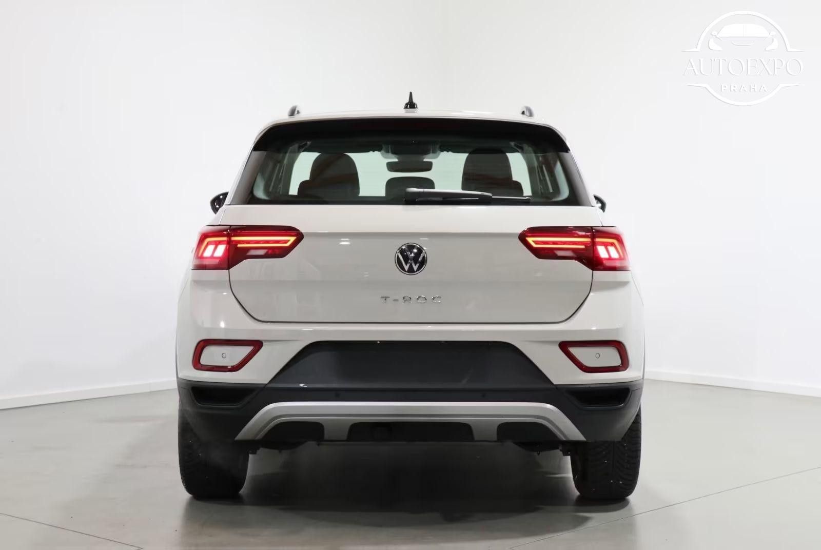 Volkswagen T-Roc, Life 2.0 DSG*KAMERA*CARPLAY - fotka 5