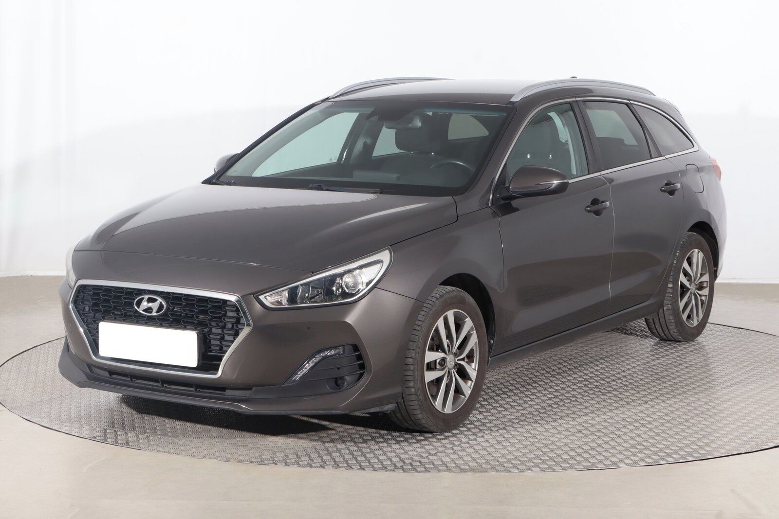 Hyundai i30, 1.4 T-GDI, Family, Serv.kniha - fotka 2