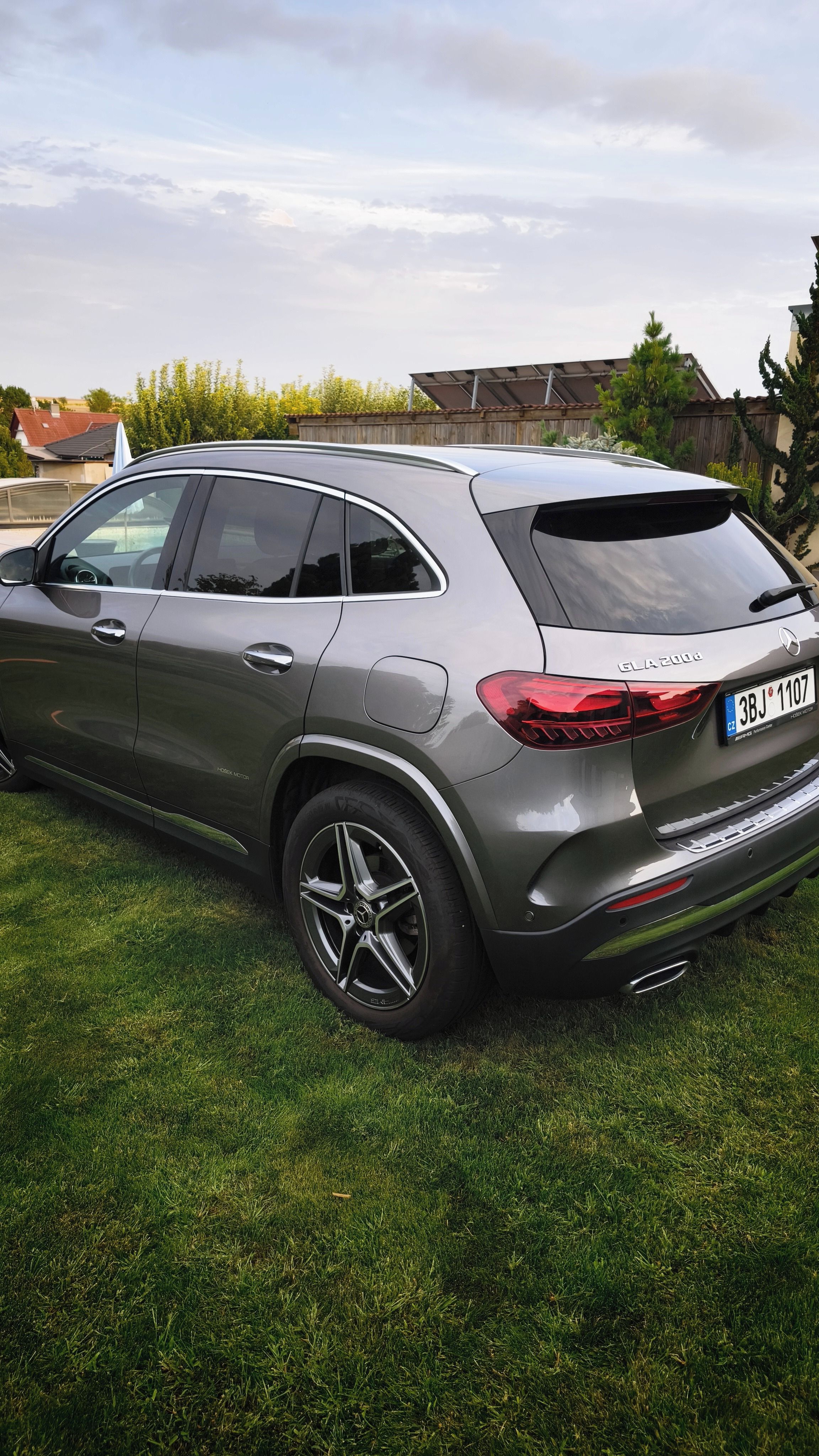 Mercedes-Benz GLA, GLA 200d 4MATIC - AMG - fotka 4