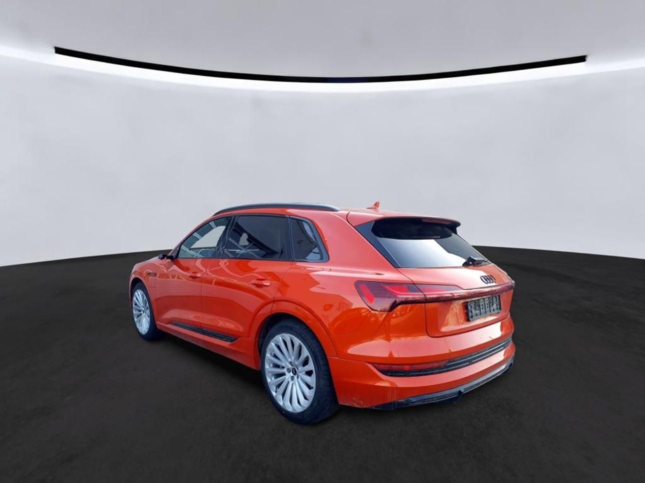 Audi e-tron, 55 QUATTRO 300kw SOH 97 % - fotka 2