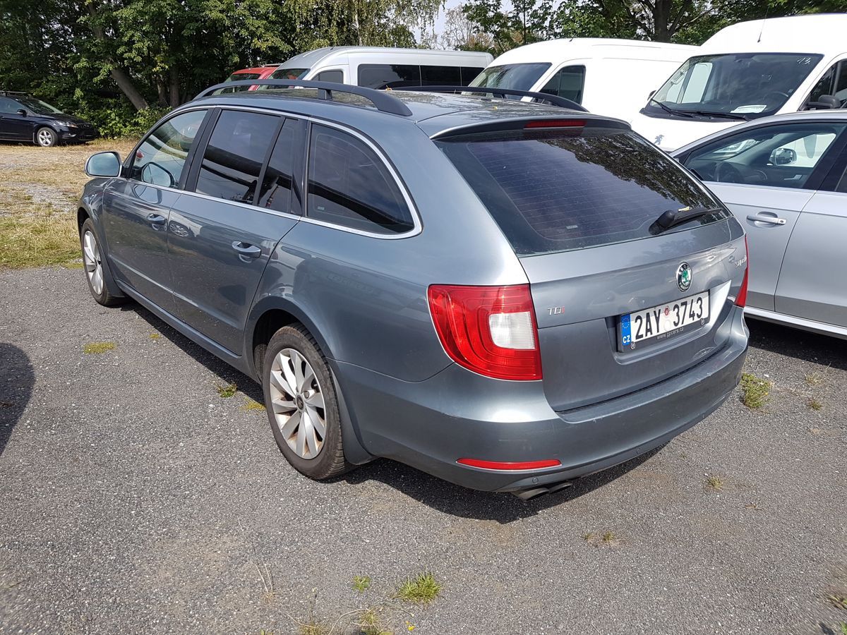 Škoda Superb, 2.0TDi 103KW DSG ČR NOVÁ STK - fotka 4