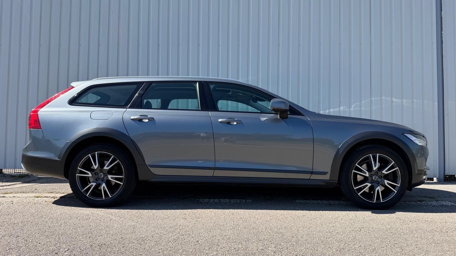 Volvo V90, CROSS COUNTRY D4 AWD POLESTAR - fotka 2