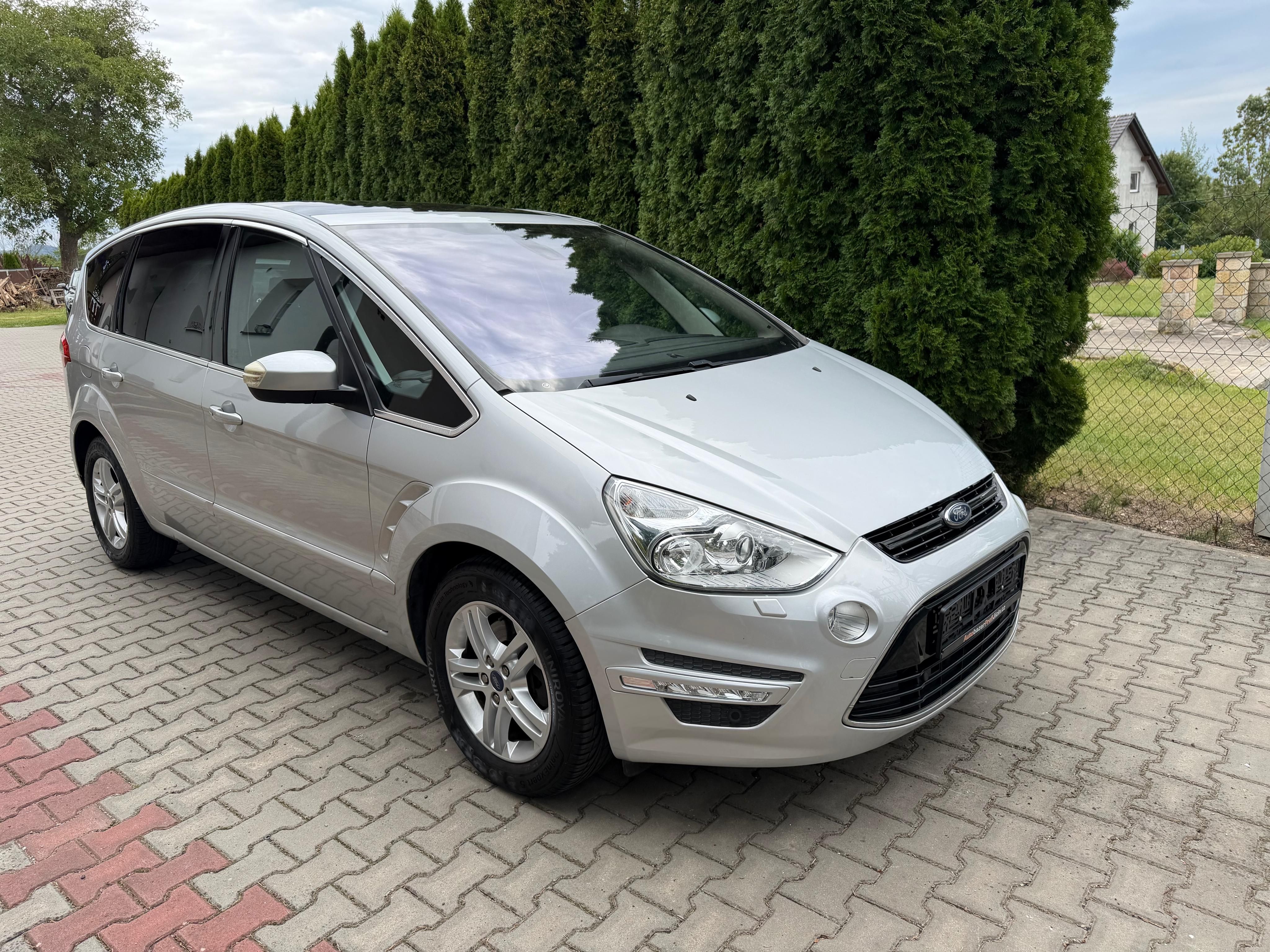 Ford S-MAX, 1,6 EB 118kw 7 míst nový Motor