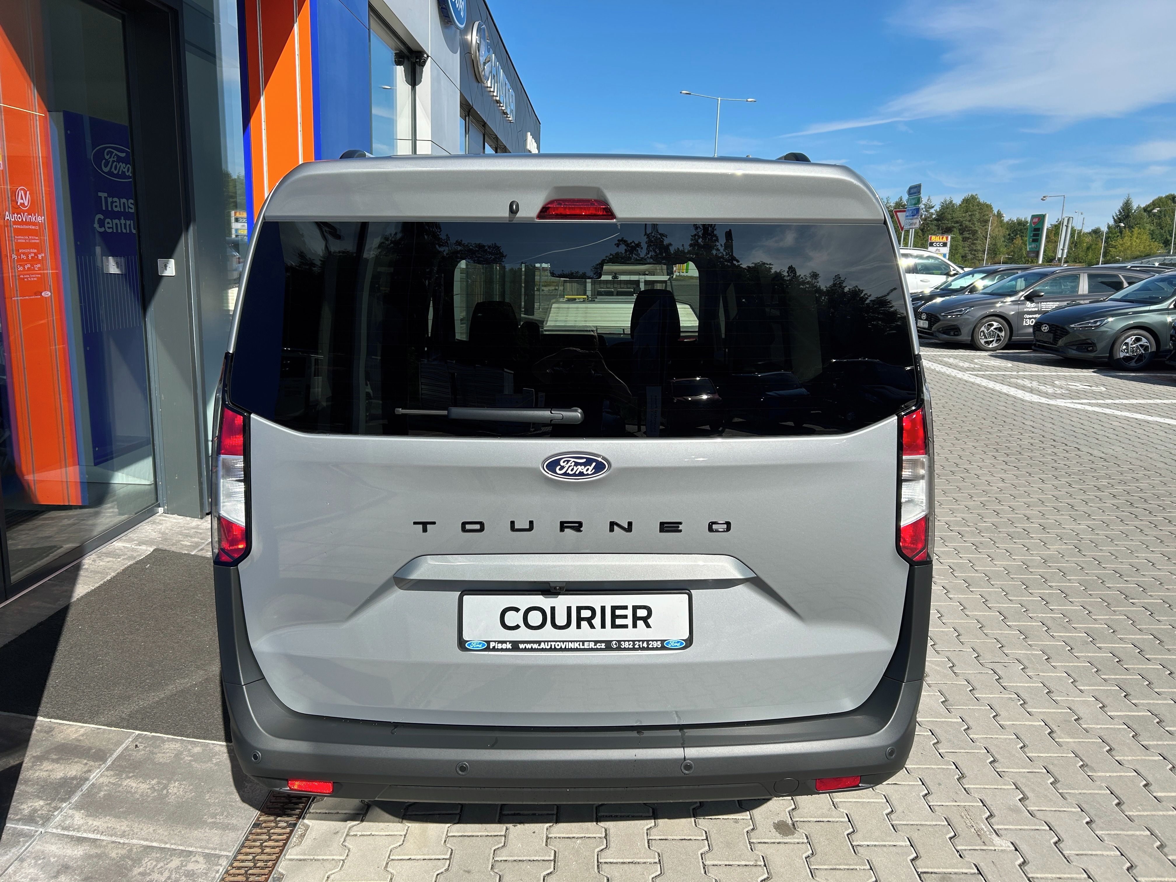 Ford Tourneo Courier, 1.0 EcoBoost 92 kW Titanium L1 - fotka 5