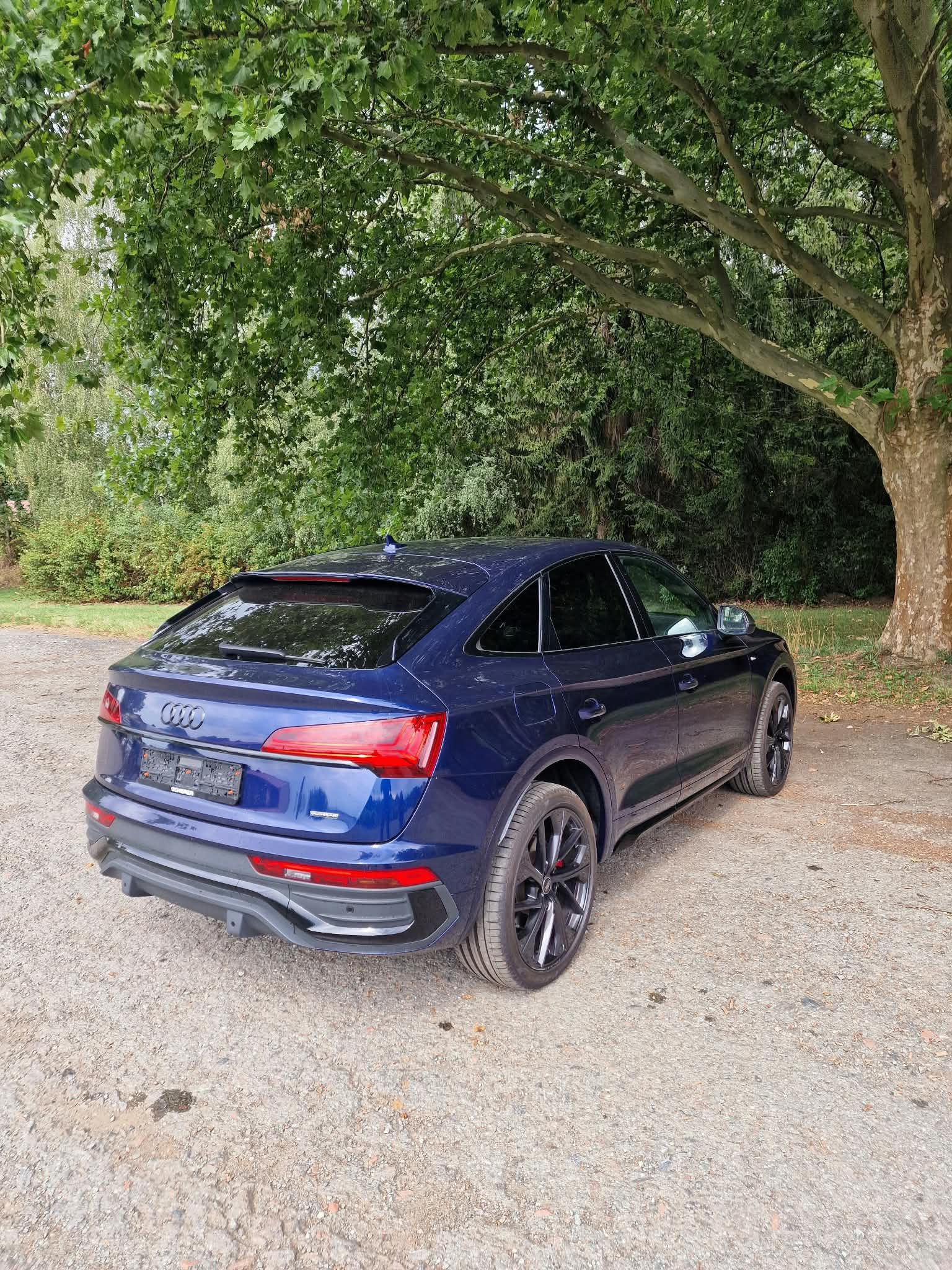 Audi Q5, 2.0 S-Line Hybrid Quattro - fotka 3