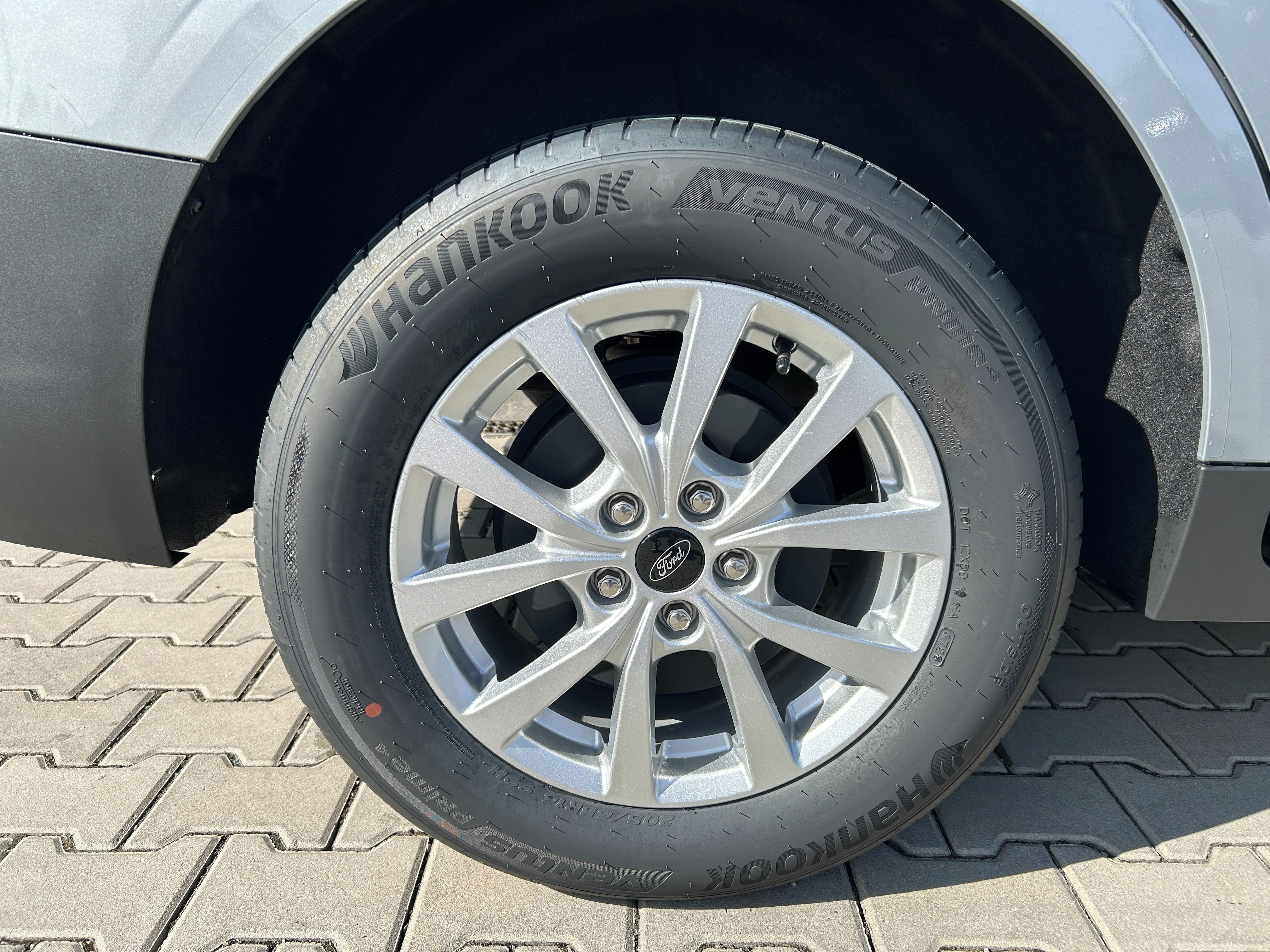 Ford Tourneo Courier, 1.0 EcoBoost 92 kW Titanium L1 - fotka 4