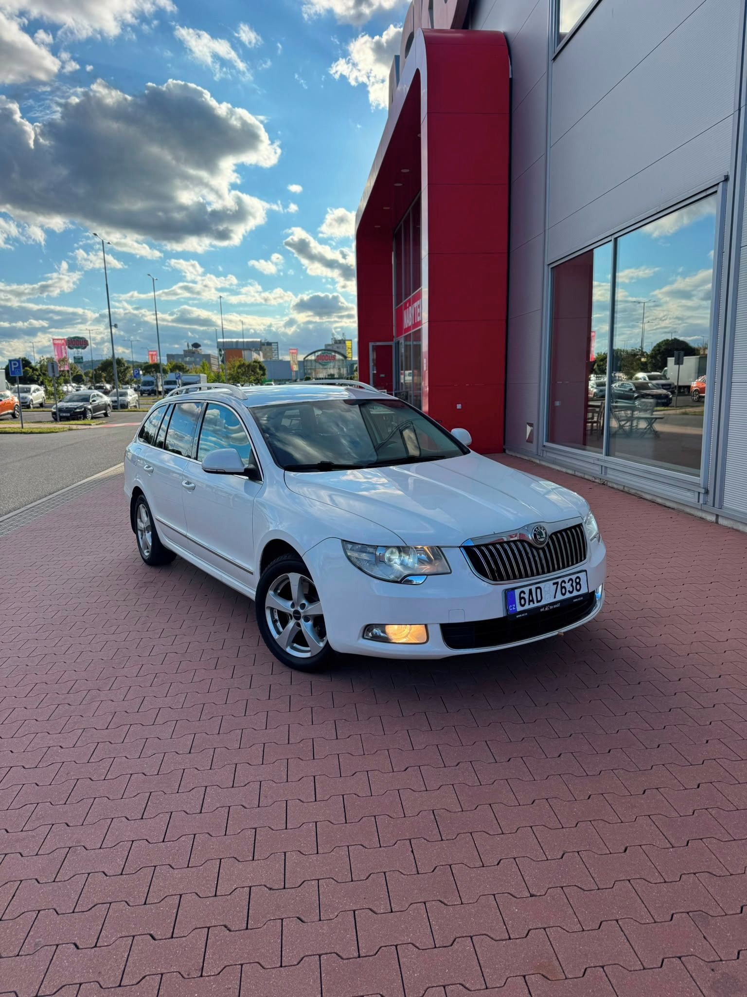 Škoda Superb, 2.0 TDI 103KW servírováno