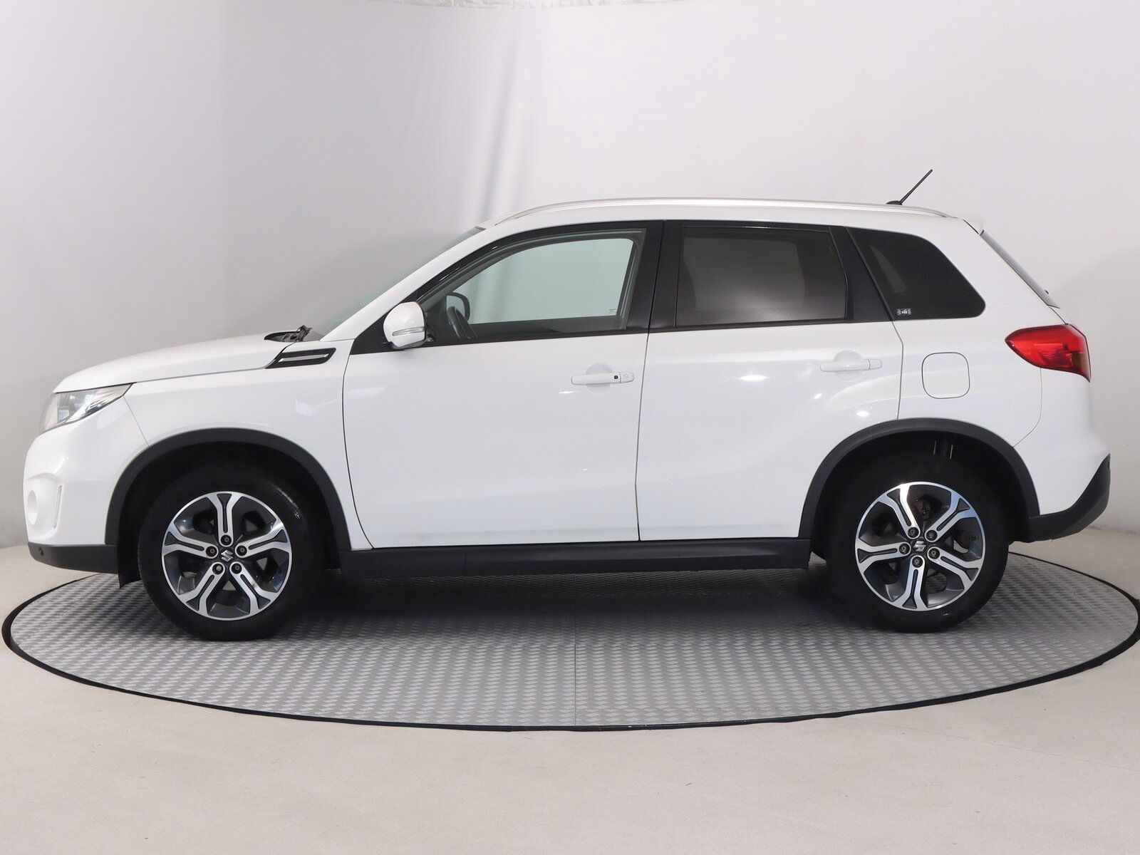 Suzuki Vitara, 1.6 VVT, 4X4, Serv.kniha - fotka 3
