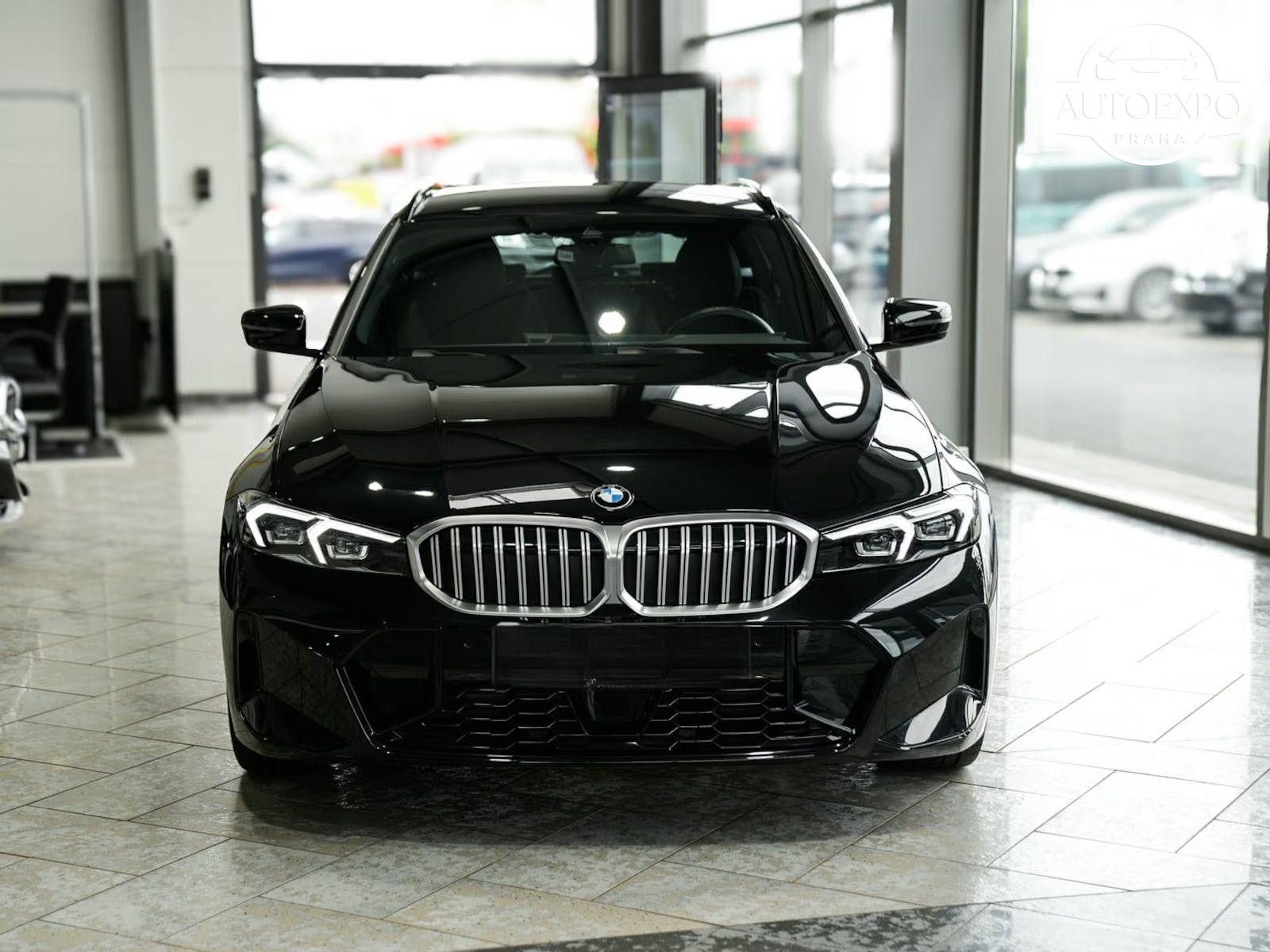 BMW Řada 3, 330i xDrive Touring M Sport - fotka 2