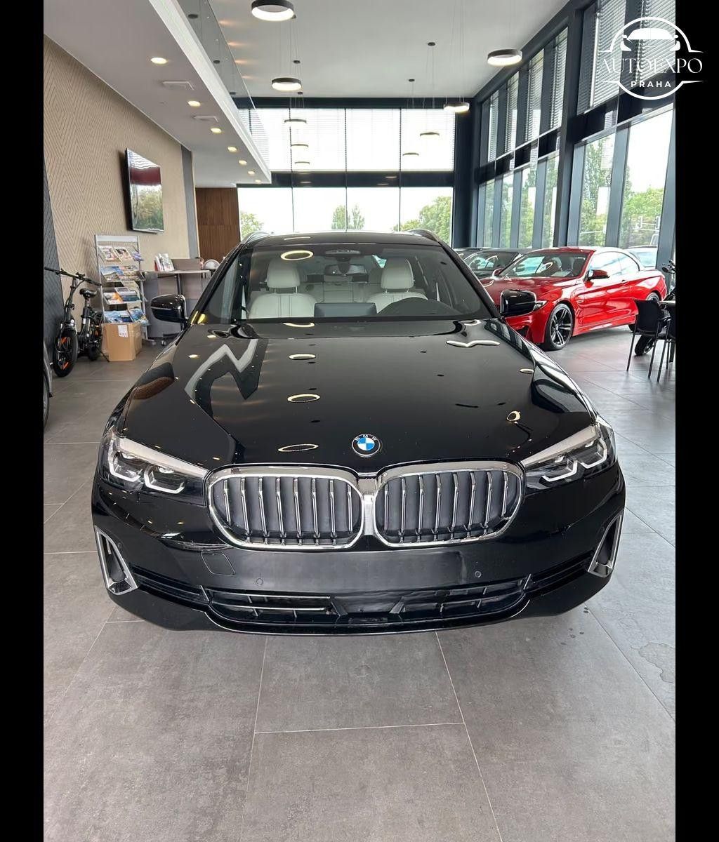 BMW Řada 5, 520d xDrive*PANORAMA - fotka 2