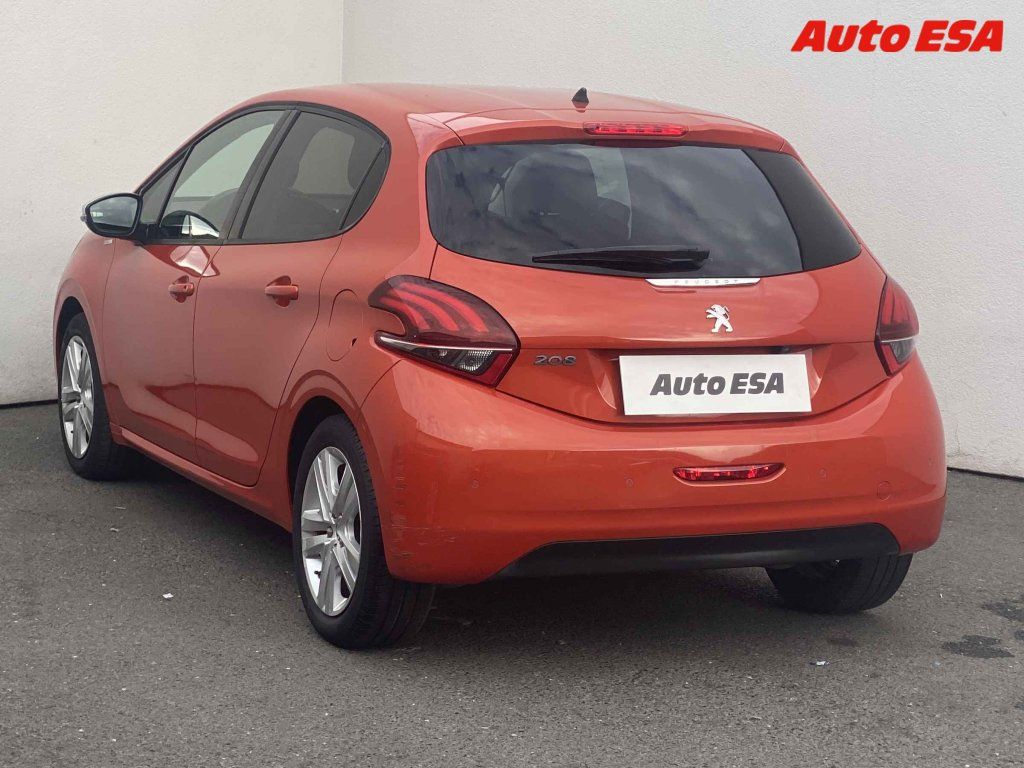 Peugeot 208, 1.2 - fotka 6