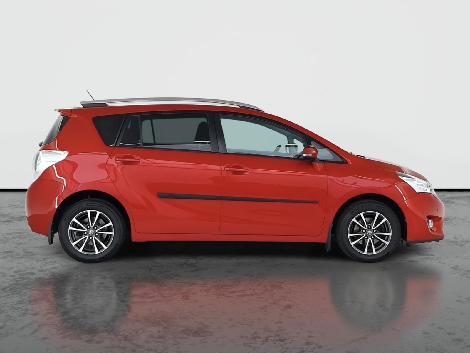 Toyota Verso, 2.0 D-4D, ČR,1.maj, Xenony - fotka 6