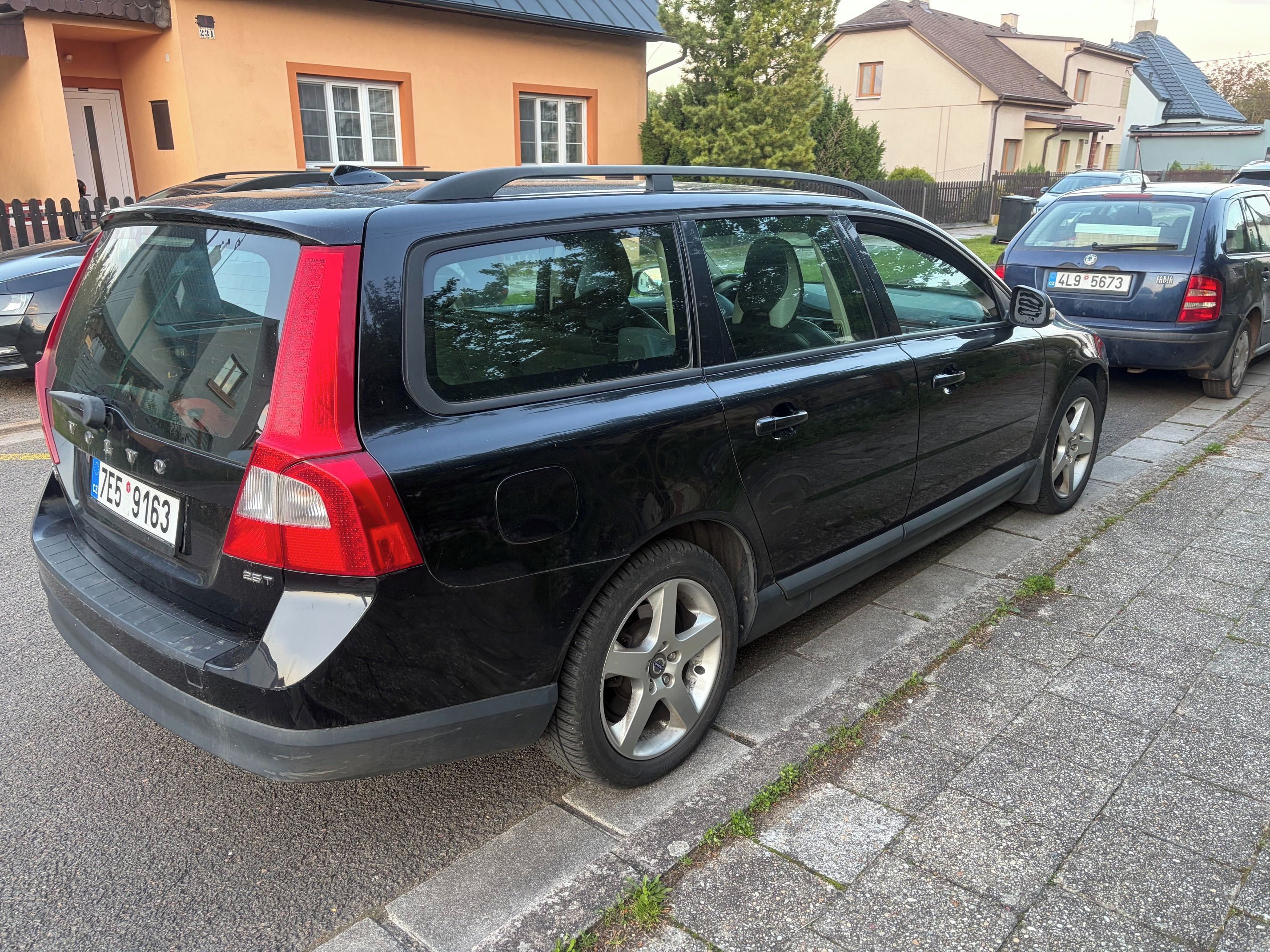 Volvo V70, 2.5T turbo benzín cca 200koní - fotka 3