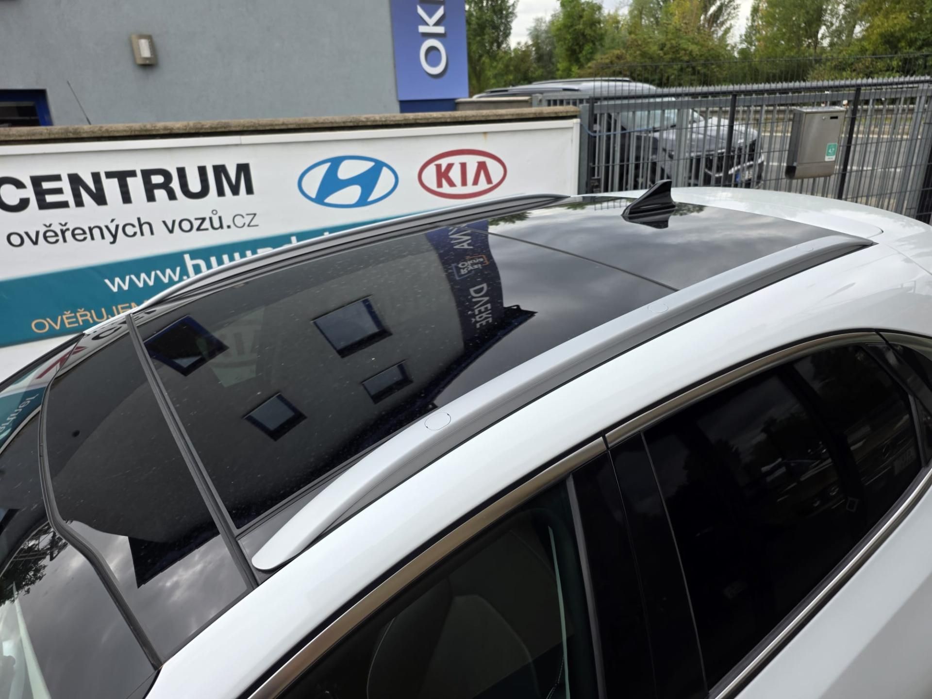 Kia XCee´d, 1.6-PLUG-IN HYBRID-1.MAJITEL - fotka 4