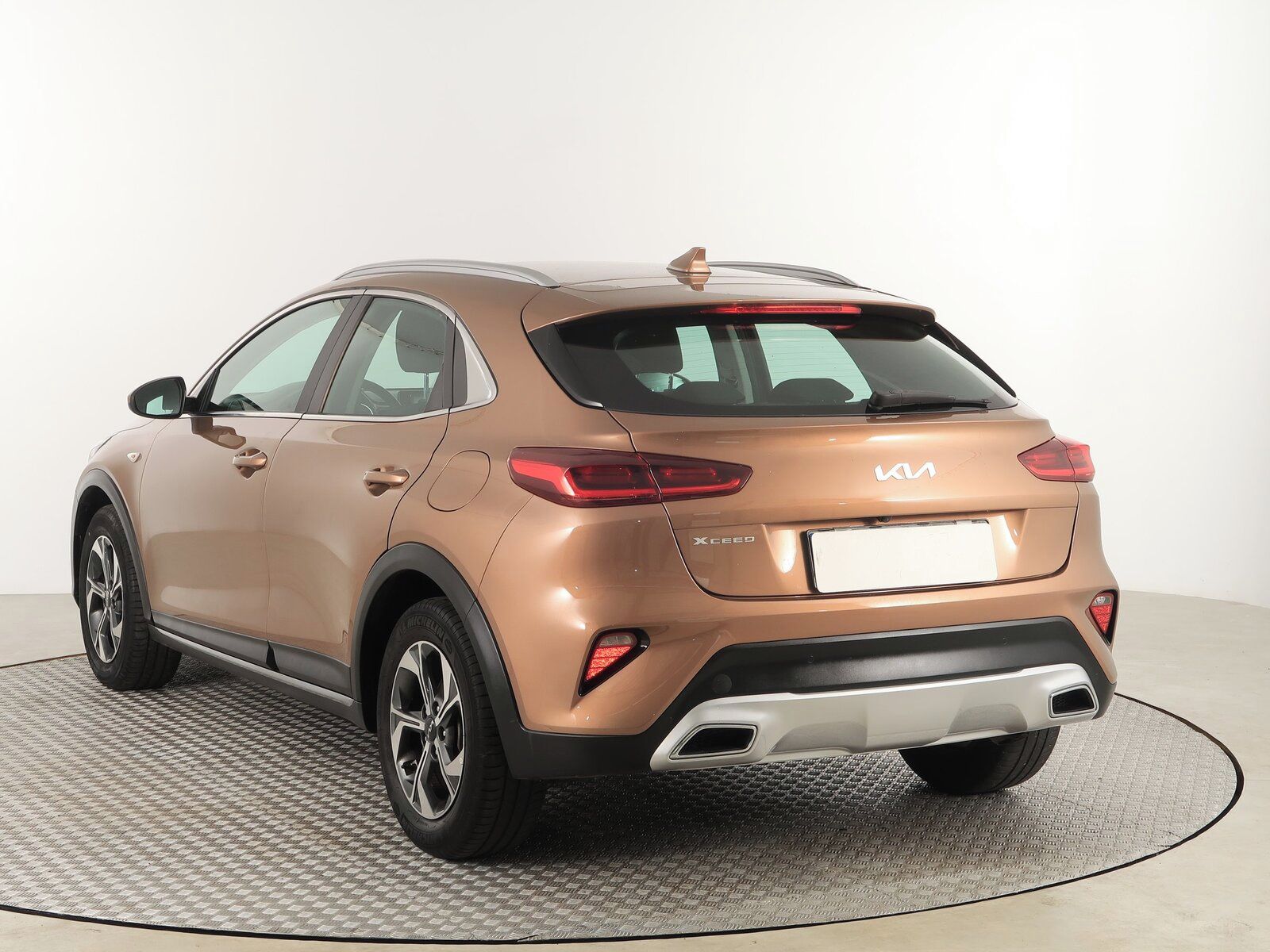 Kia XCee´d, 1.5 T-GDI, Silver, Serv.kniha - fotka 4