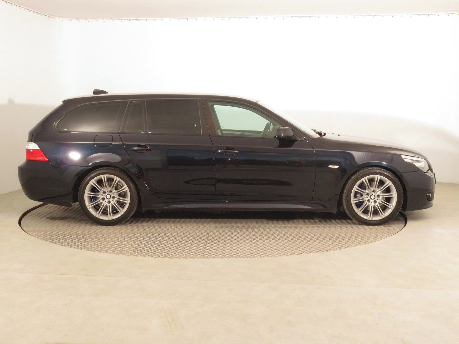 BMW Řada 5, 520d, M Paket, Serv.kniha - fotka 6