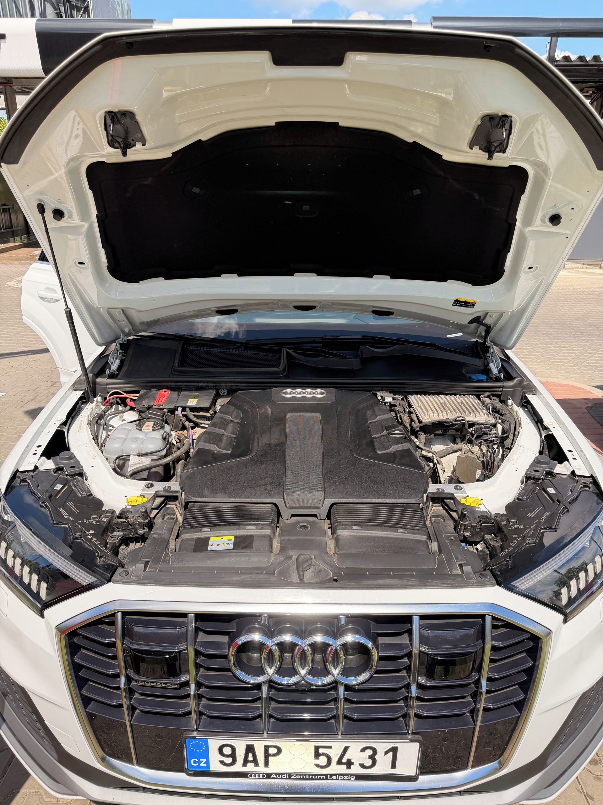 Audi Q7, 50 TDI quattro S line | 7 míst - fotka 3