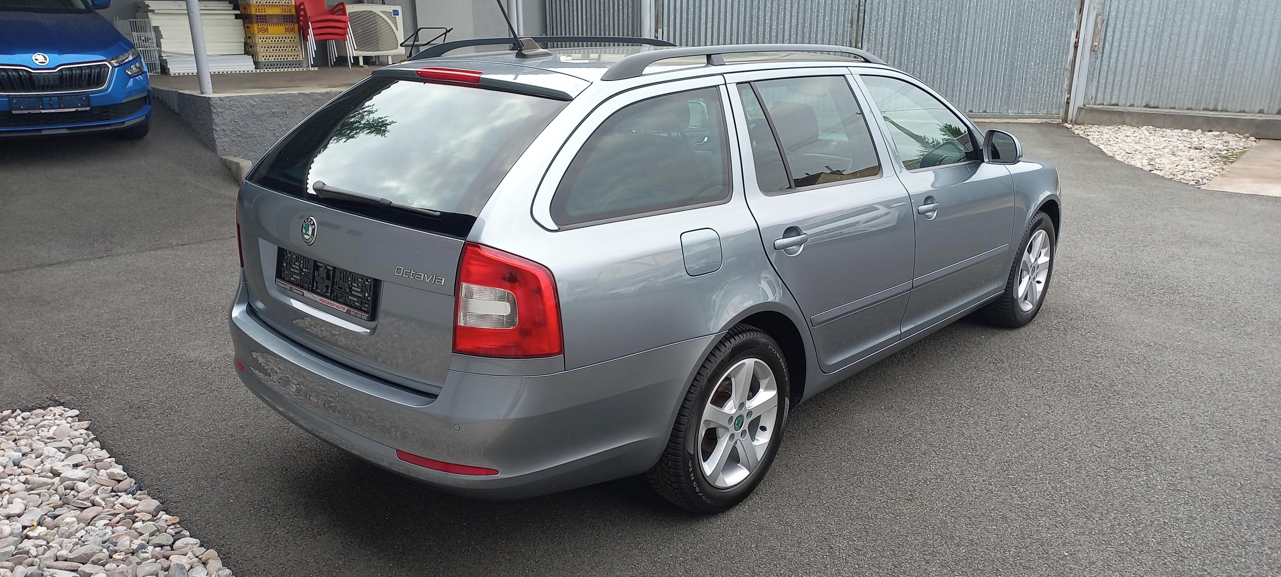 Škoda Octavia, 1.2 TSI ,AMBIENTE - fotka 3