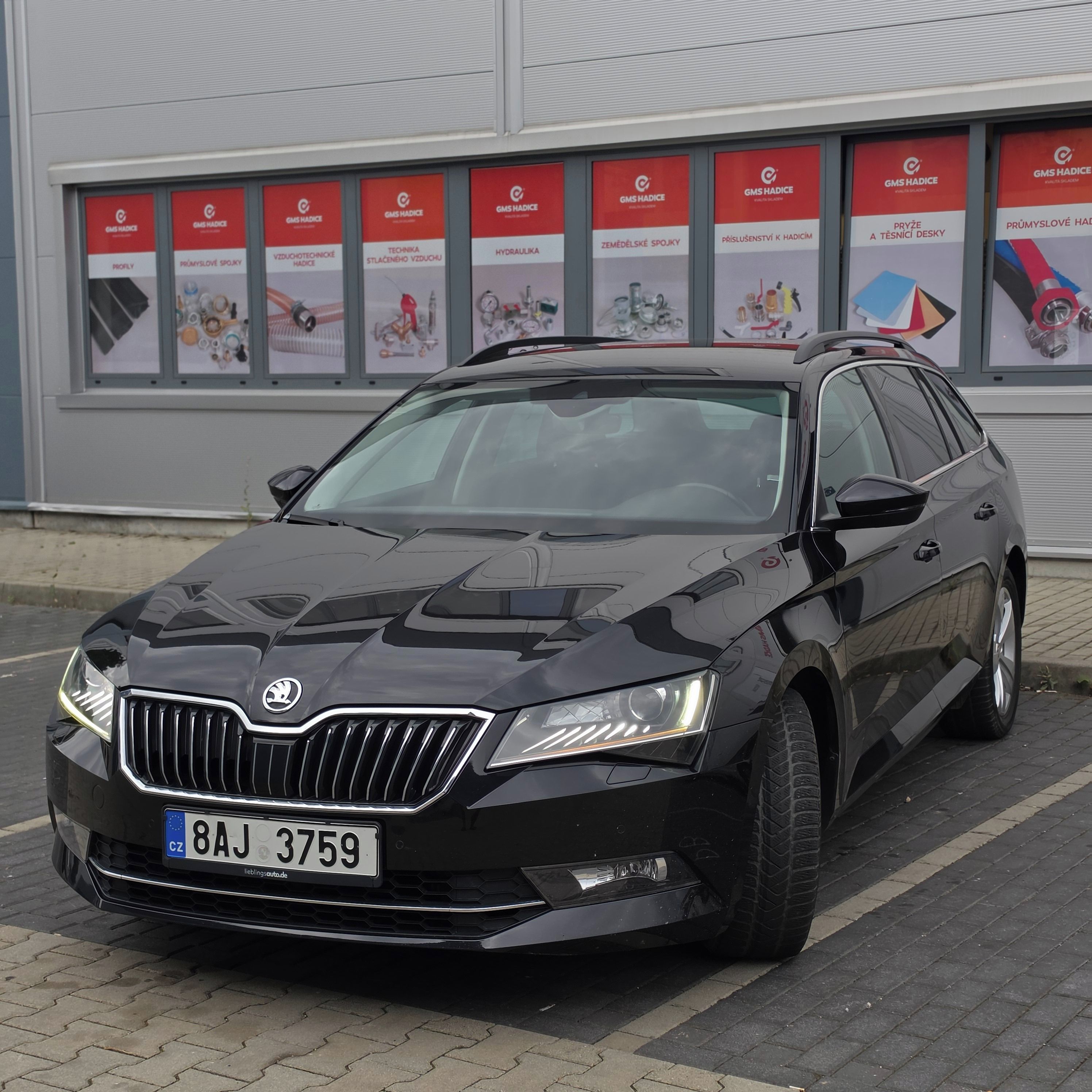 Škoda Superb, 2.0 TDI, 110 Kw, Top Vybava - fotka 5