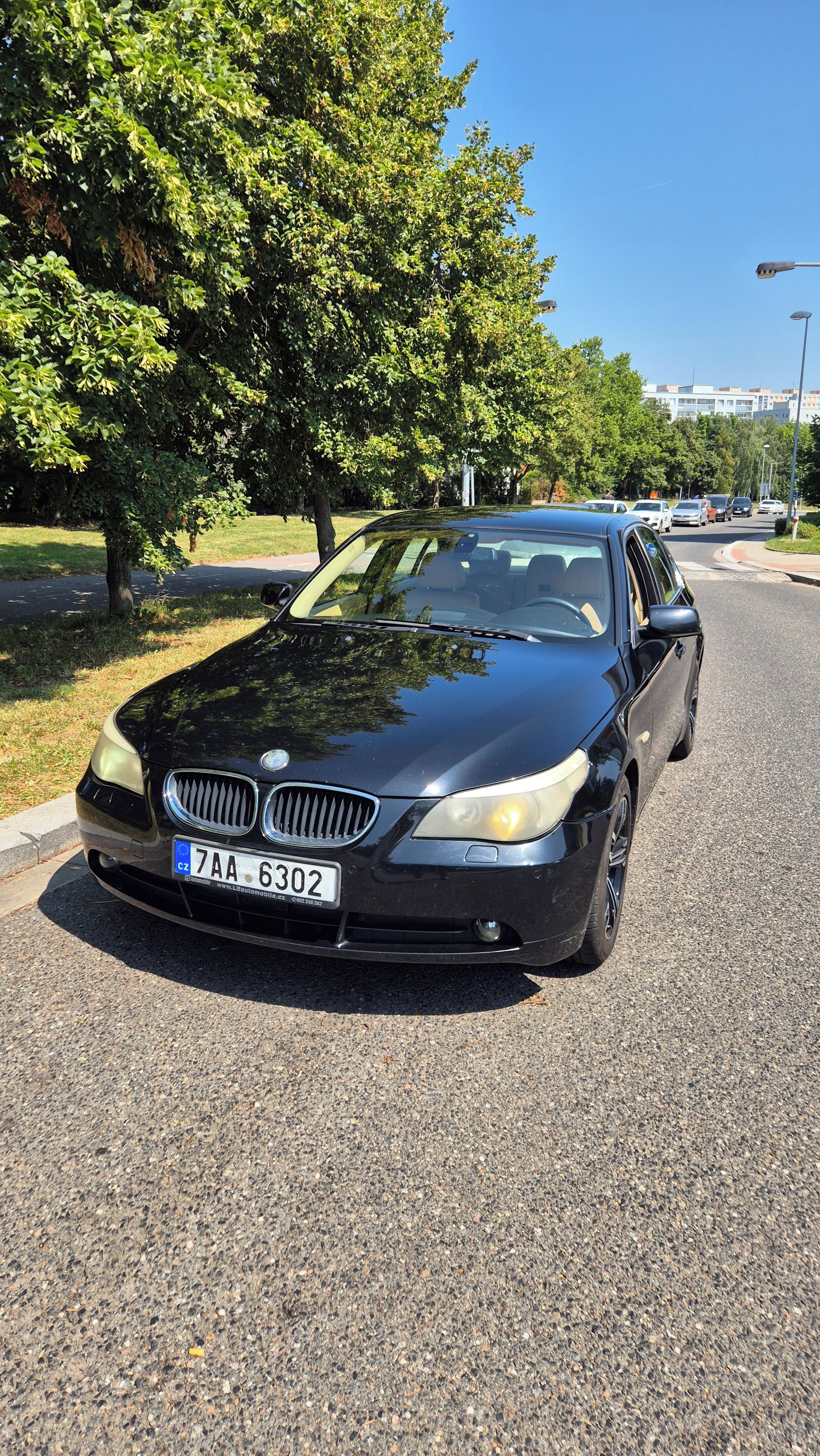 BMW Řada 5, 520i