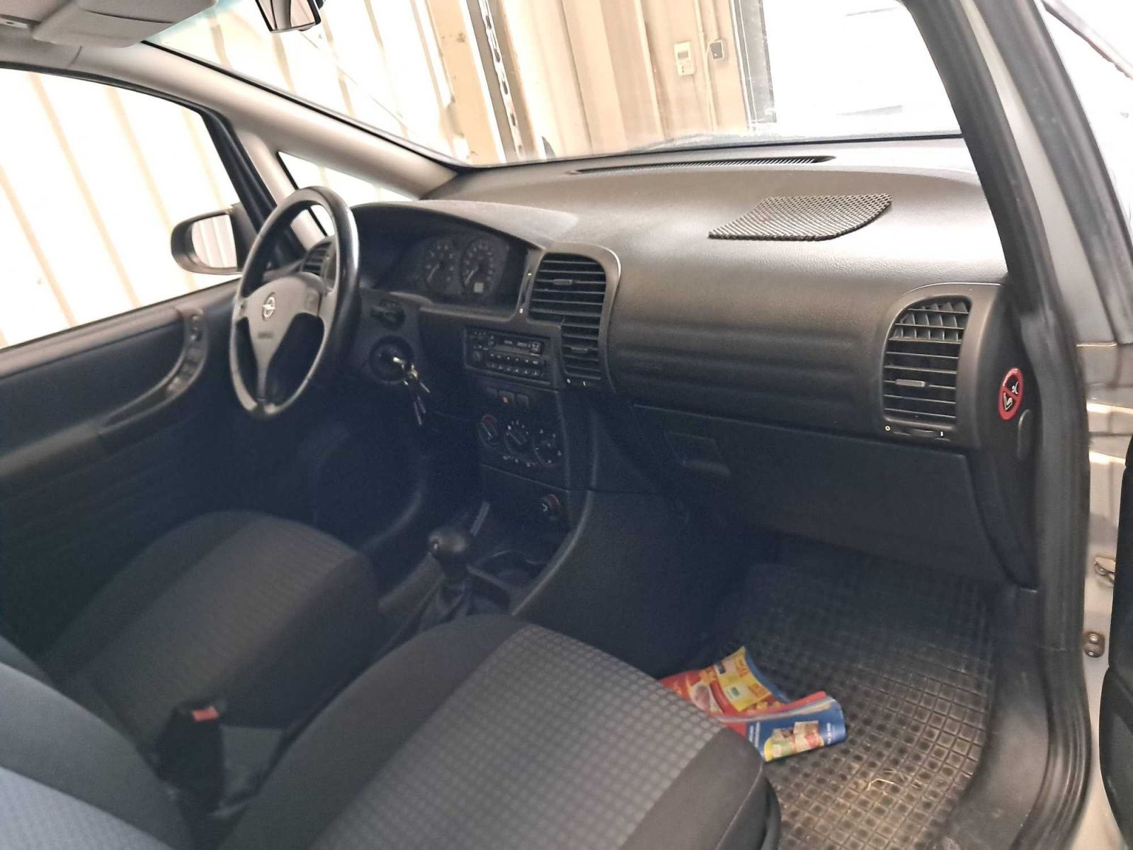 Opel Zafira, 1.8 16V, Automat, 7 míst - fotka 3
