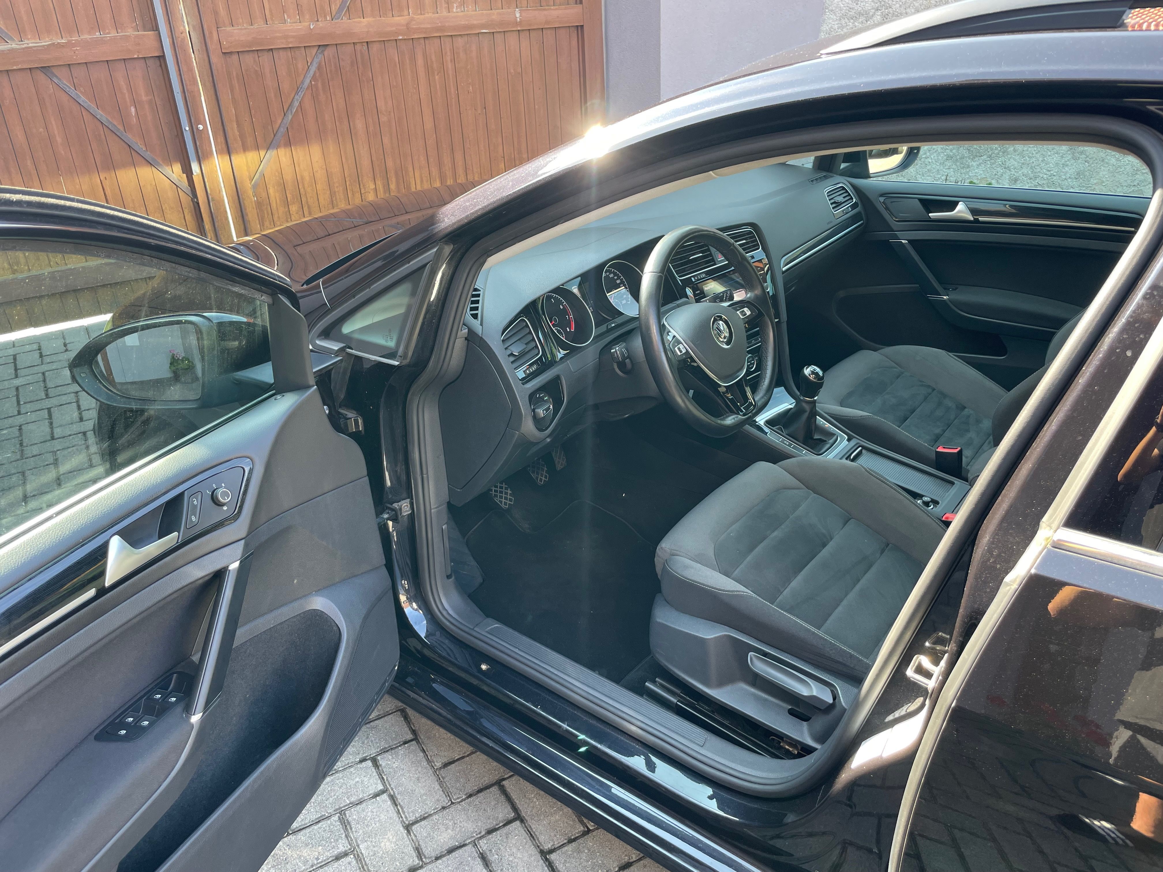 Volkswagen Golf, VII 1.4 TSI 92kw Highline TOP - fotka 5