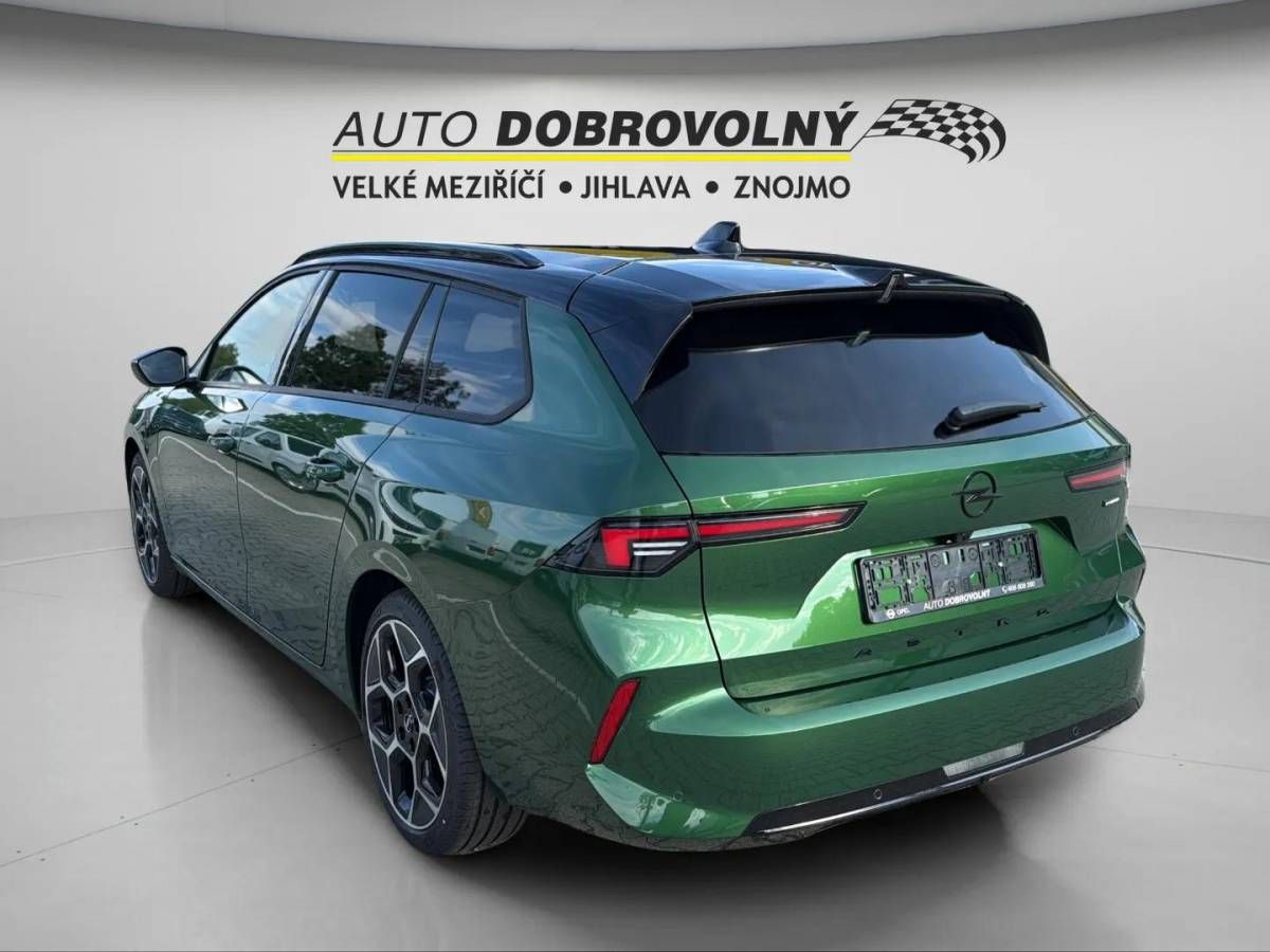 Opel Astra, Nová Ultimate ST Hybrid 1.2 TU - fotka 5