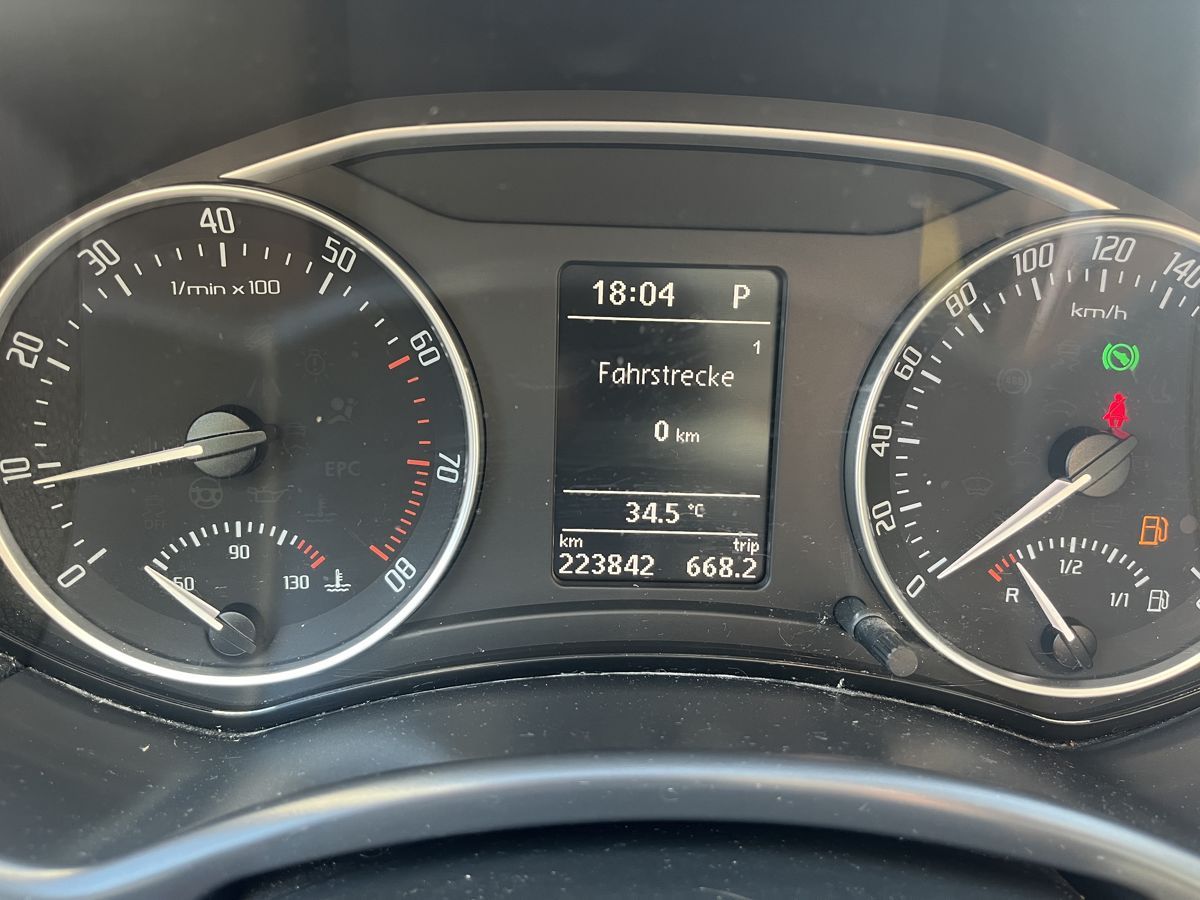 Škoda Octavia, 1,6i AUTOMAT - fotka 4