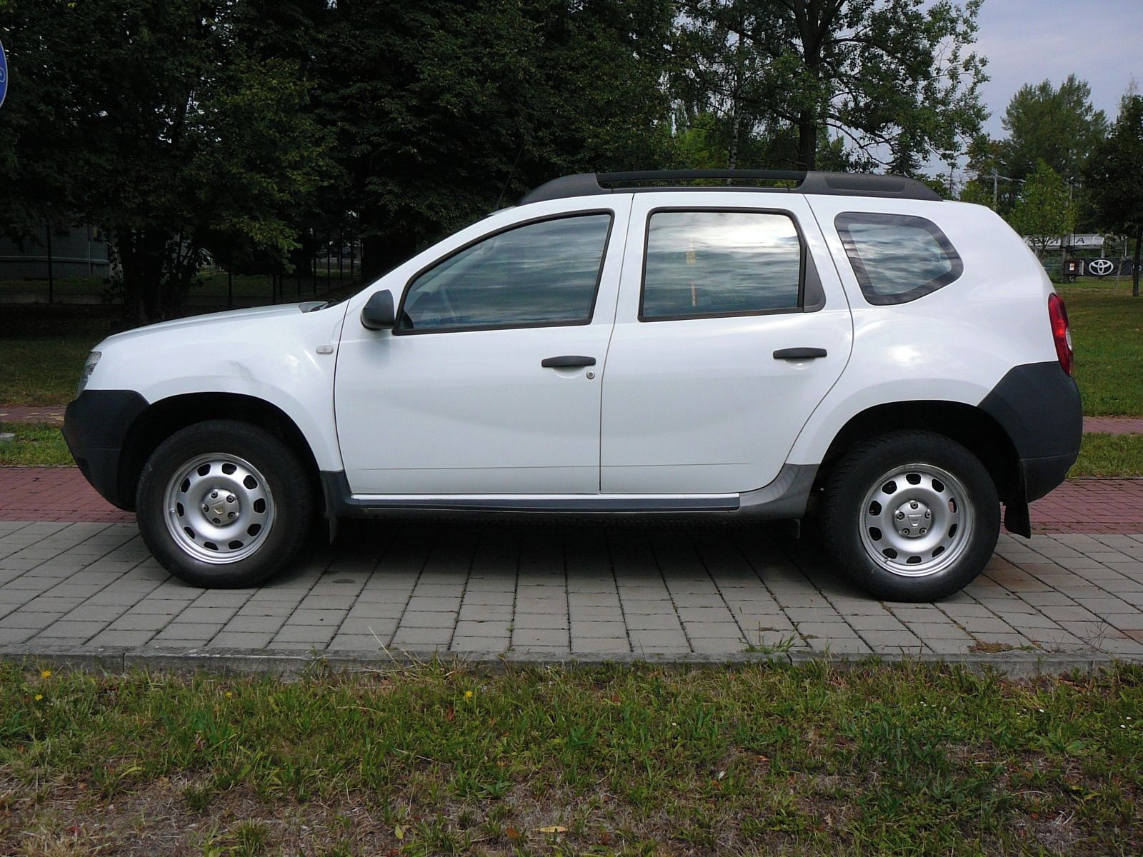 Dacia Duster, 16i 77kW 1MAJ ČR - fotka 3