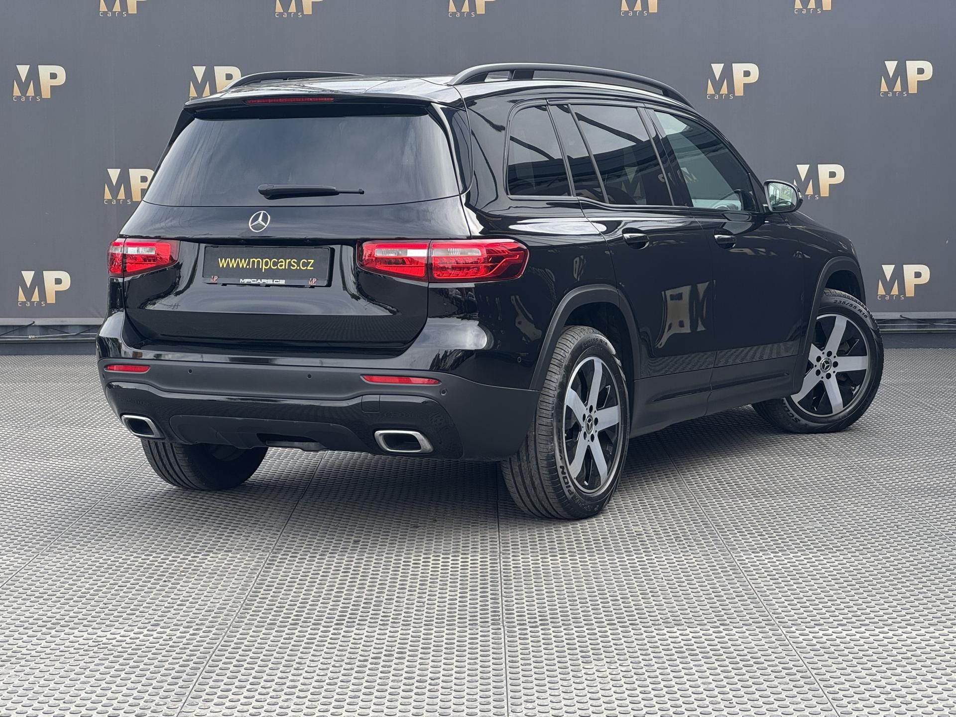 Mercedes-Benz GLB, 200d 4Matic Progressive, DPH - fotka 6