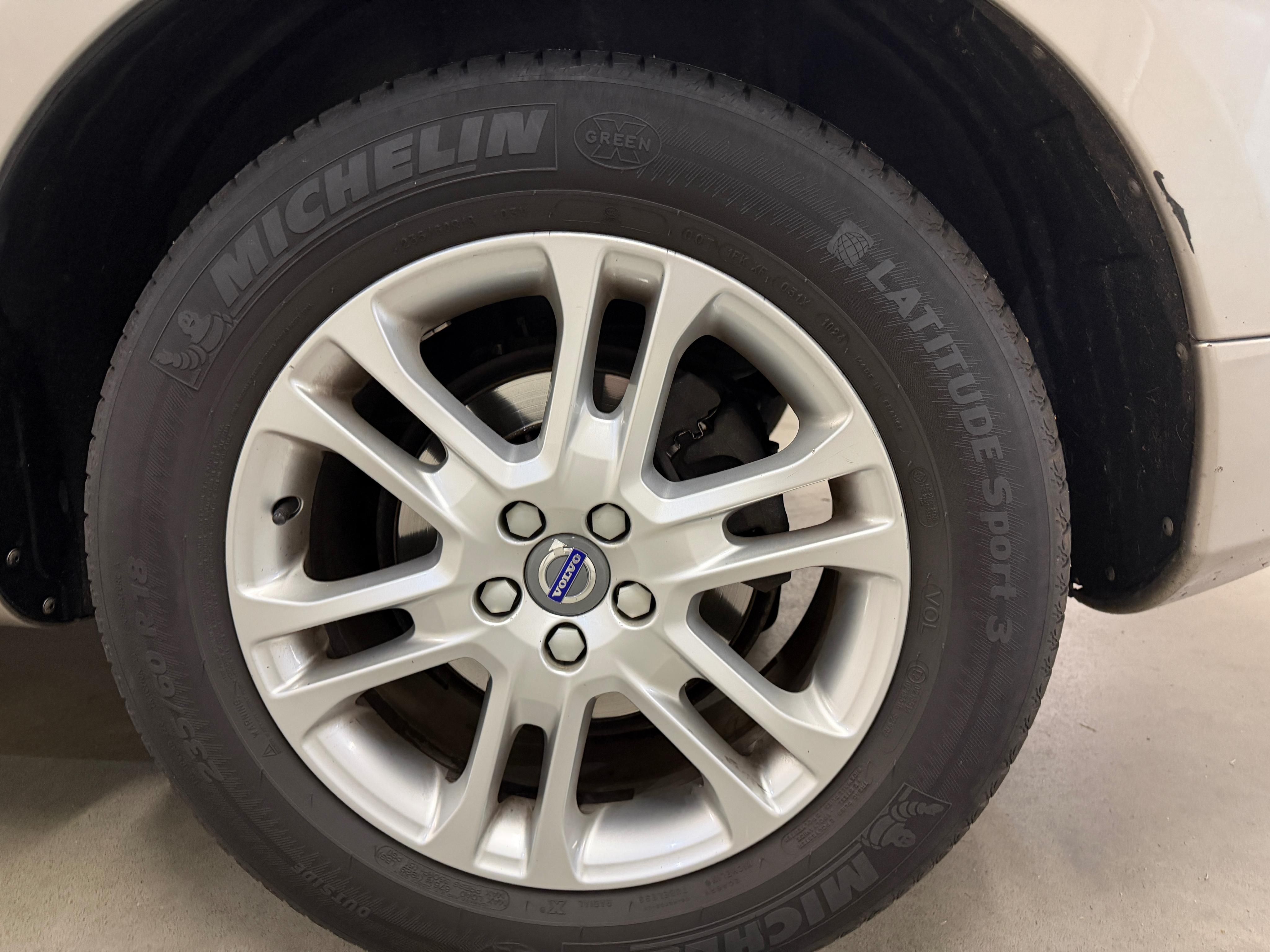 Volvo XC60, Volvo XC60 2,4D5 4x4 AUT tažné - fotka 3