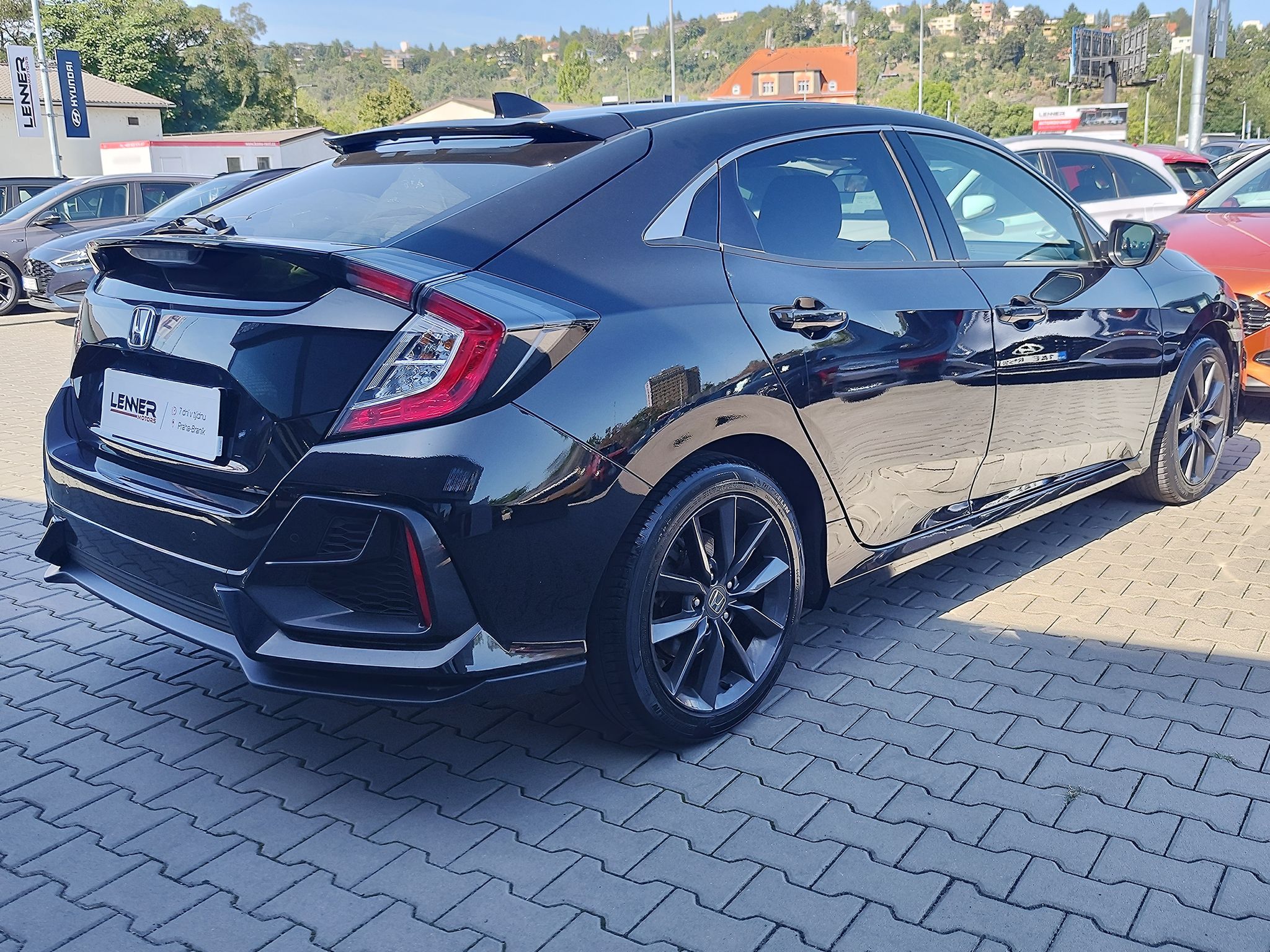 Honda Civic, 1.0 i-VTec/93kW Elegance - fotka 5