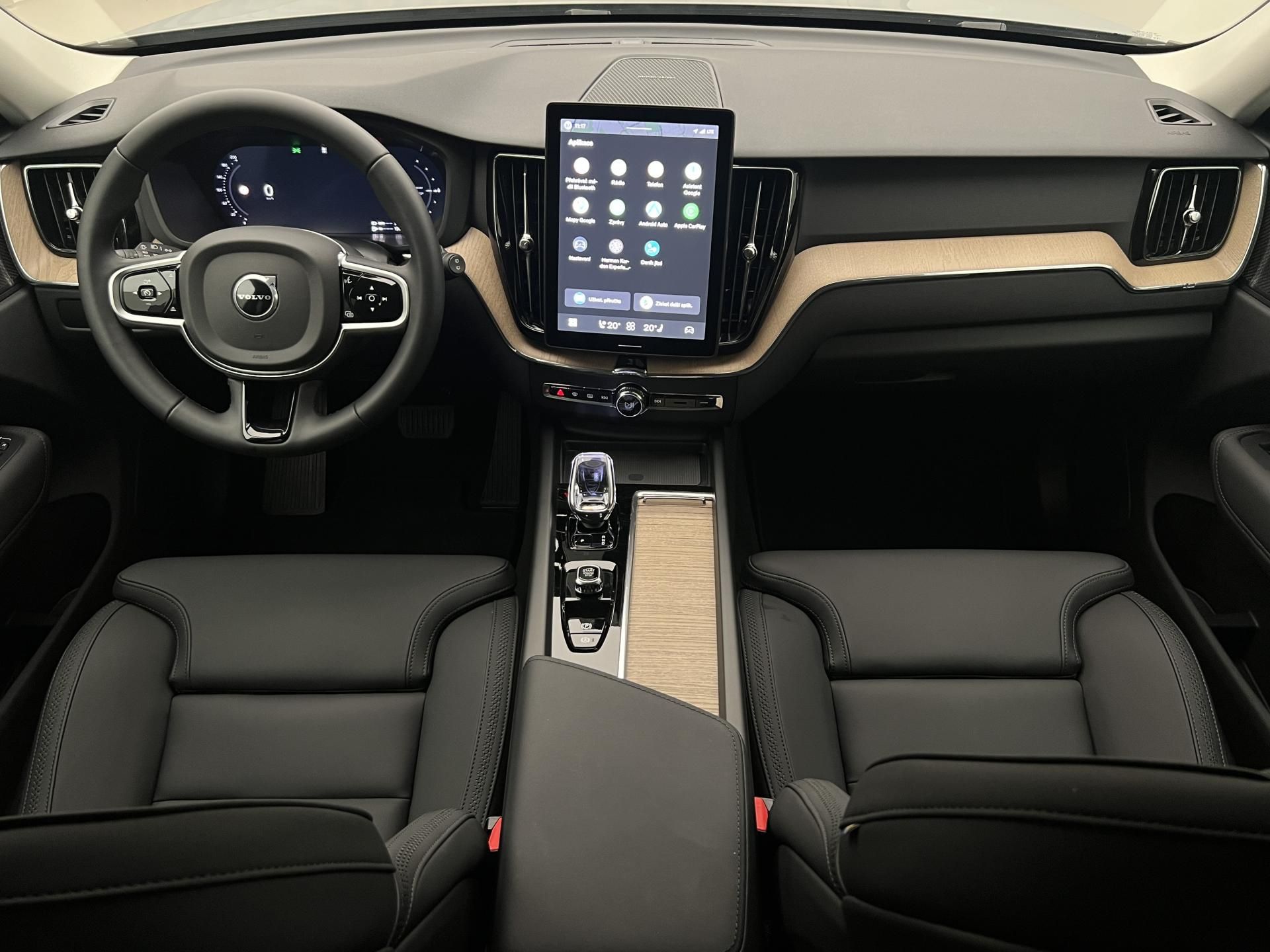 Volvo XC60, T6 AWD DARK PLUS AUT - fotka 2