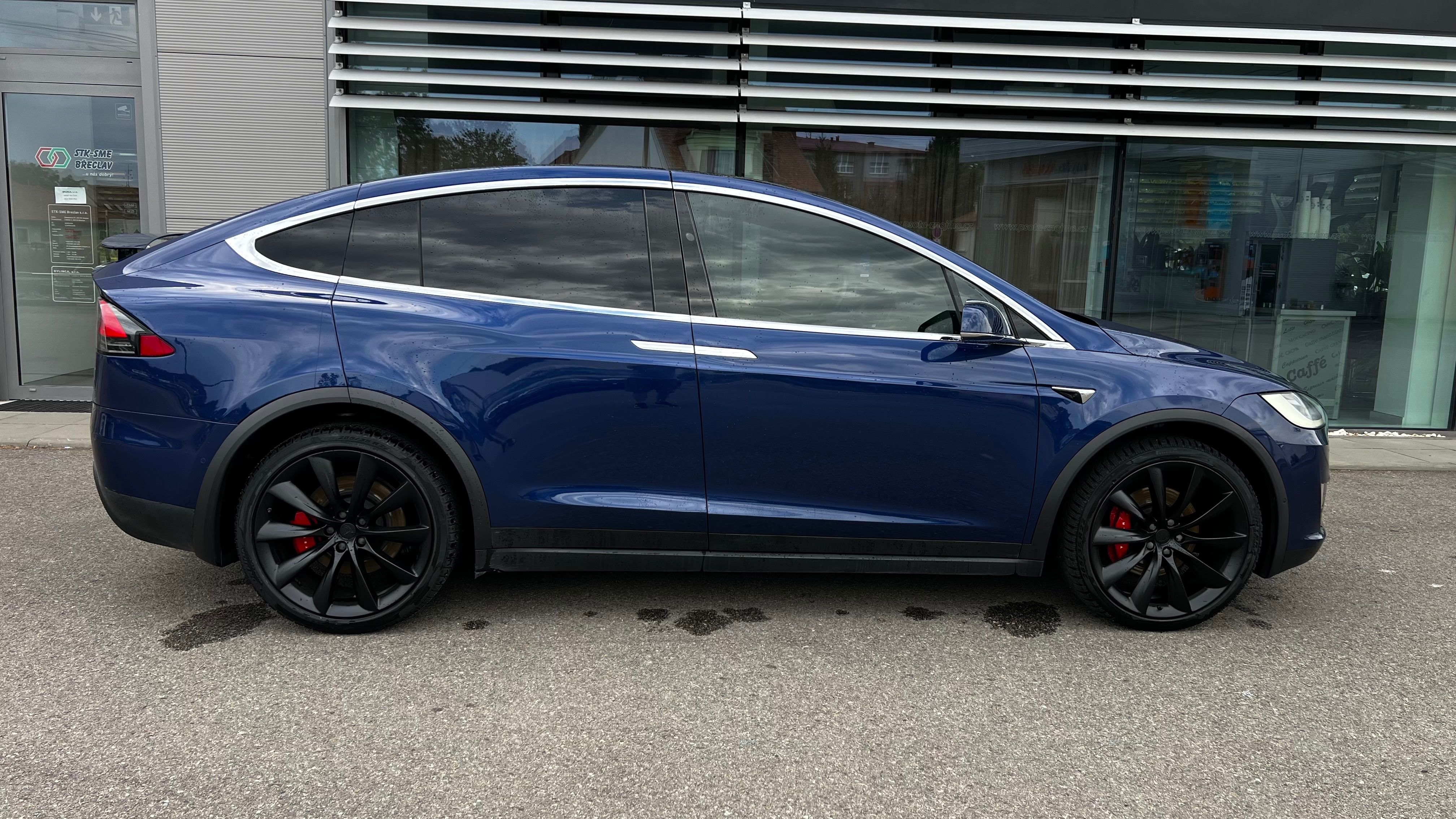 Tesla Model X, Performance Ludicrous + RAVEN - fotka 6