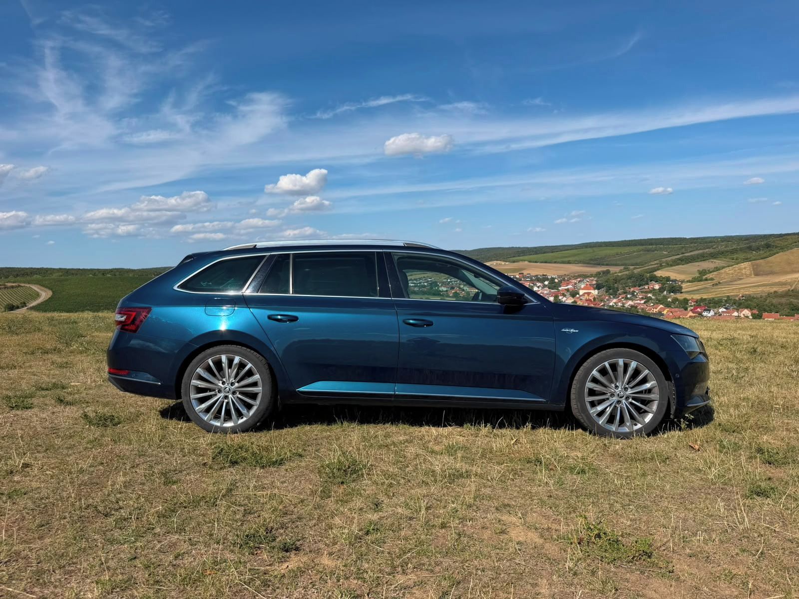 Škoda Superb, 2.0 TDI L&K - tažné - fotka 3