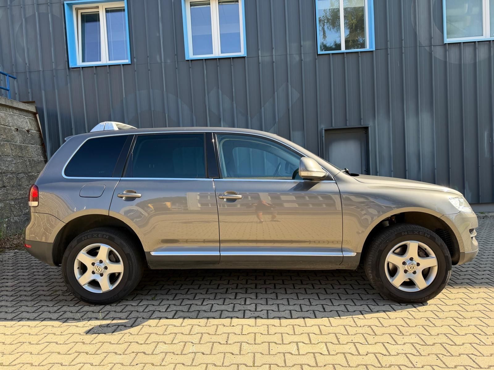 Volkswagen Touareg, 3,0 TDi V6 4-motion /servis.k. - fotka 6