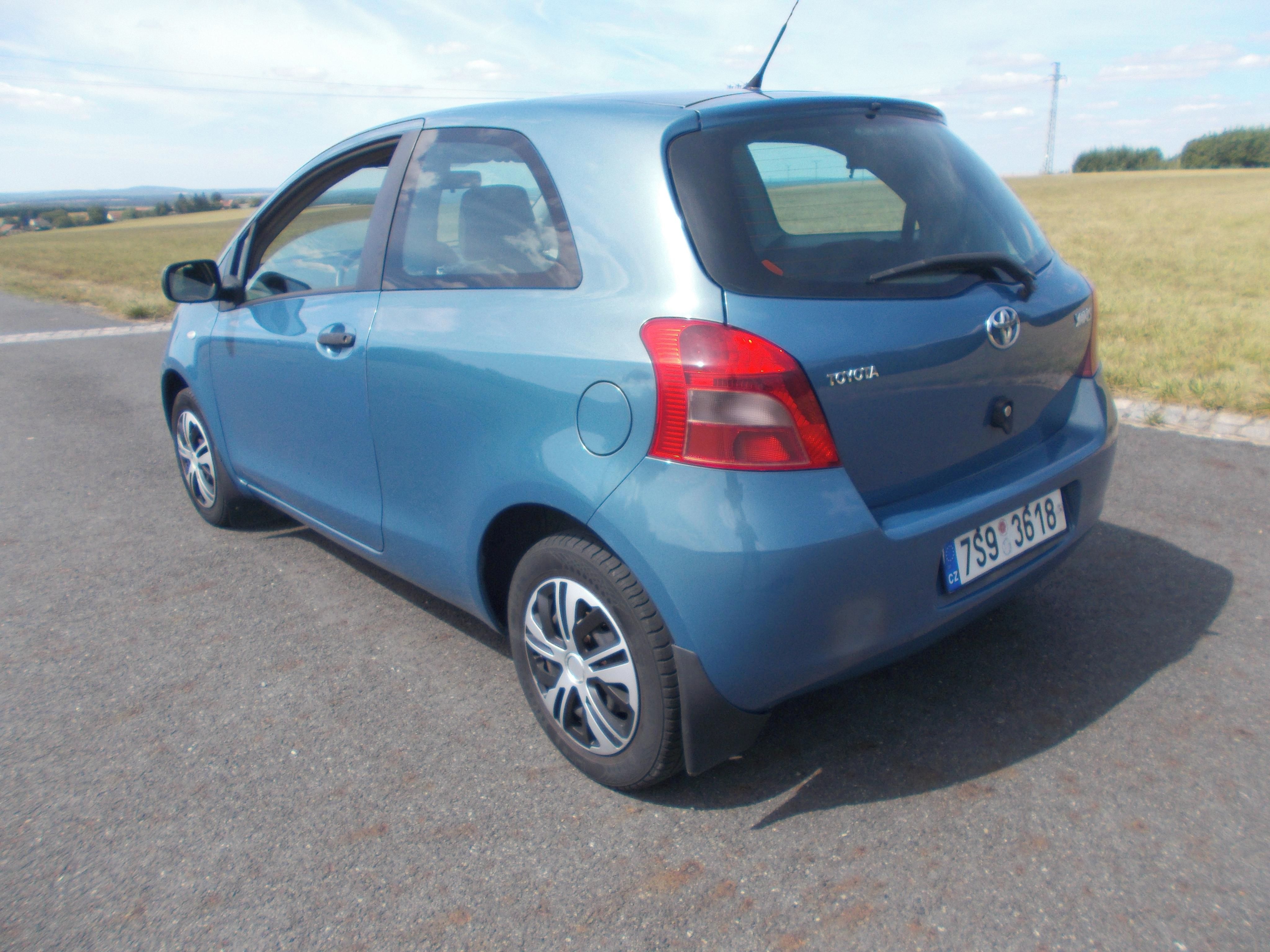 Toyota Yaris, 1,0 perf. stav,nízká spotřeba - fotka 3