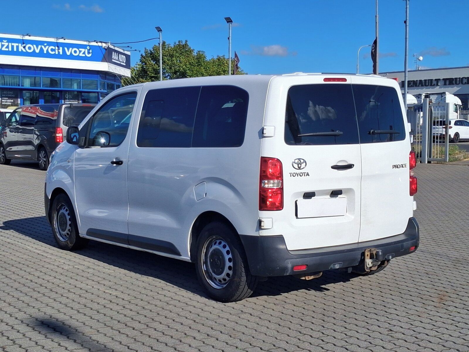 Toyota Proace, 1.5 D-4D, Kombi, 8 míst - fotka 4