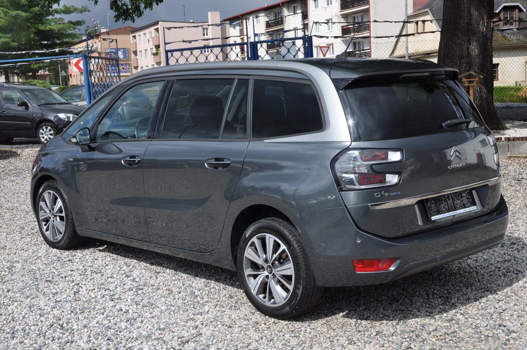 Citroën Grand C4 Picasso, 1.6HDi 88kW Exclusive Automat - fotka 4