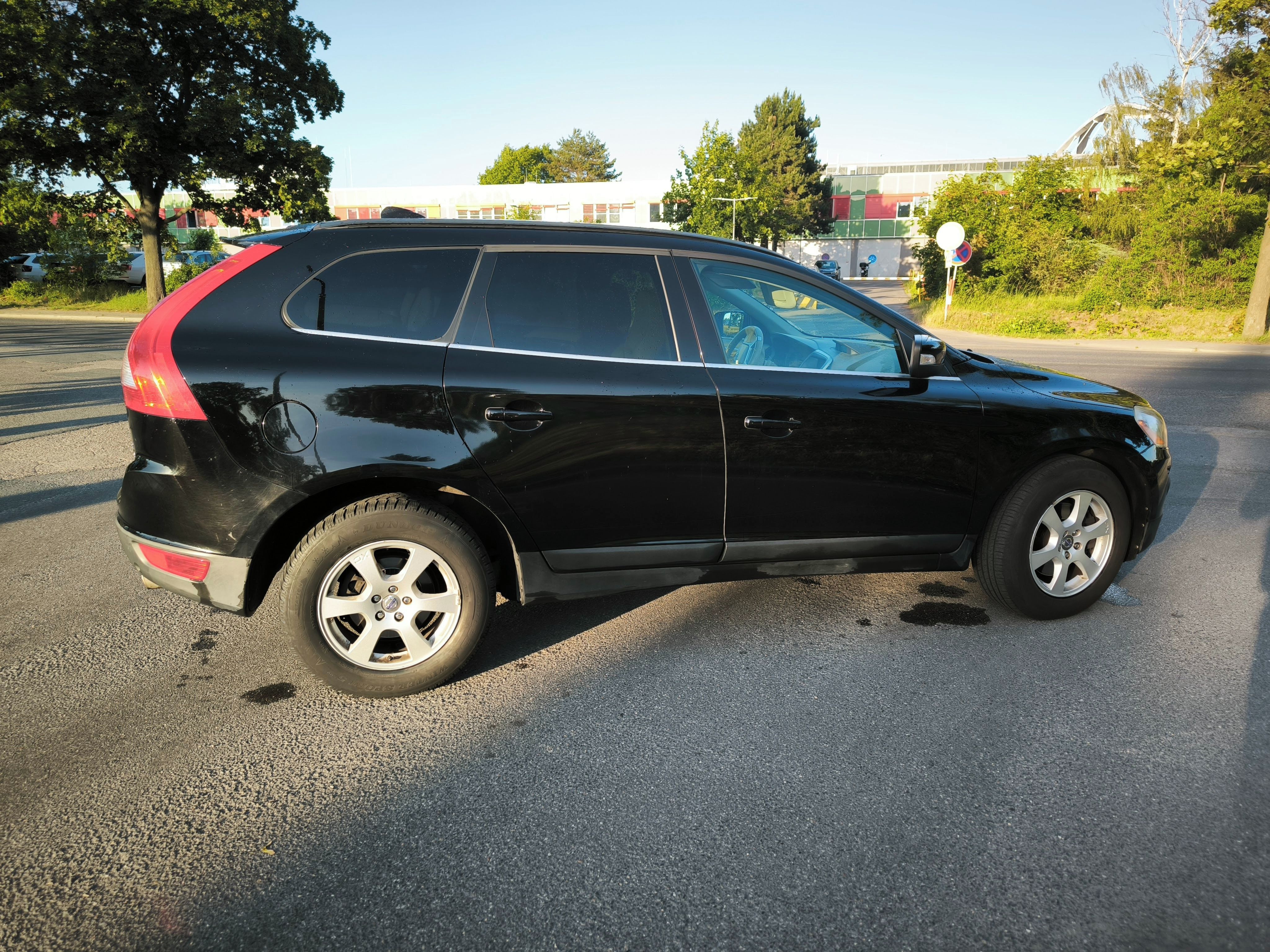 Volvo XC60, 2010 Volvo XC60 2.4D AWD 120kW - fotka 3