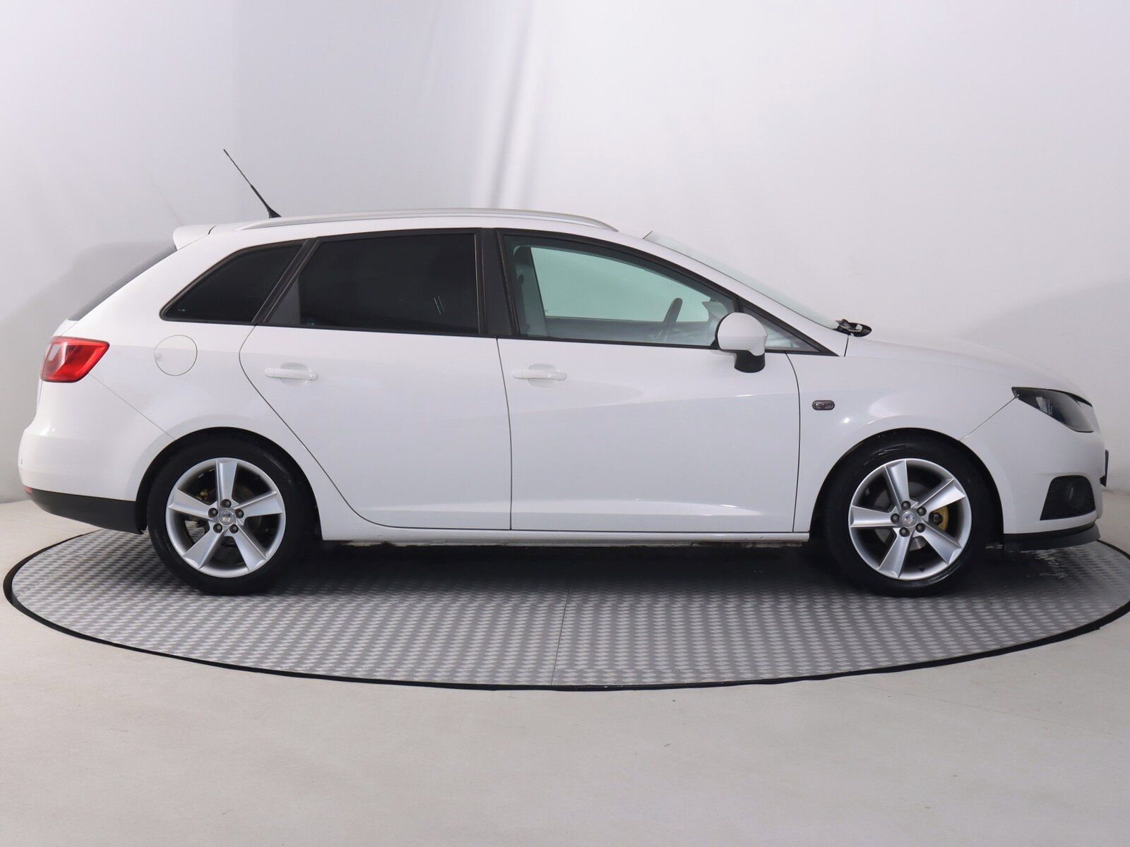 Seat Ibiza, 1.2 TSI, Automat, Serv.kniha - fotka 6