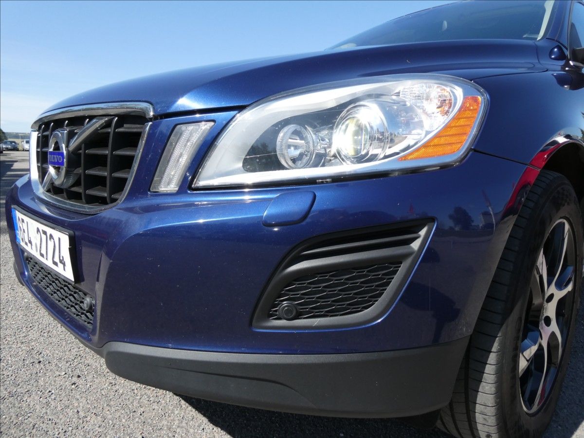 Volvo XC60, 2,4 D5 Ocean Race AWD 158kW - fotka 4