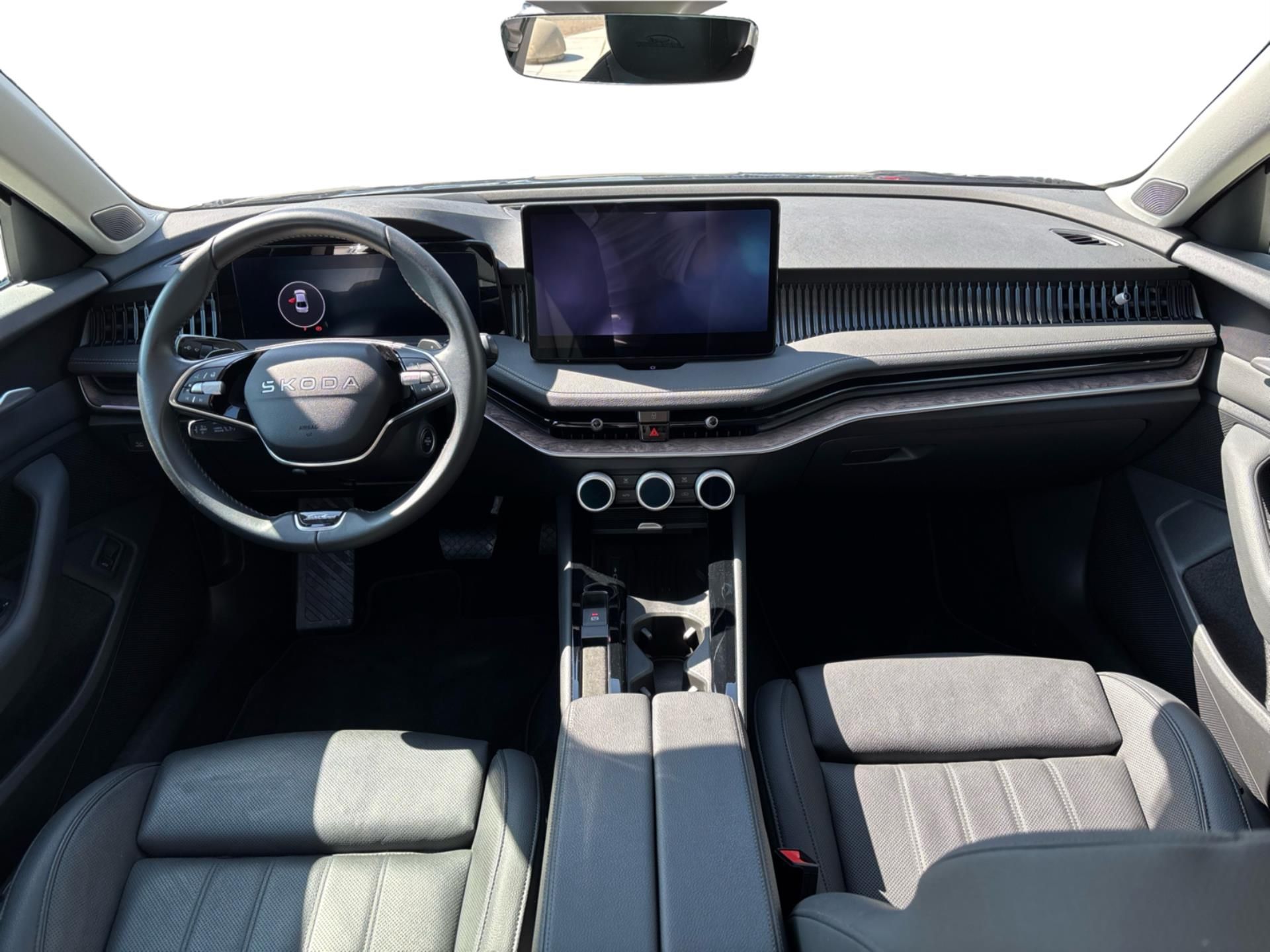 Škoda Superb, L&K 2.0TDI 142kW 4x4 DSG - fotka 5