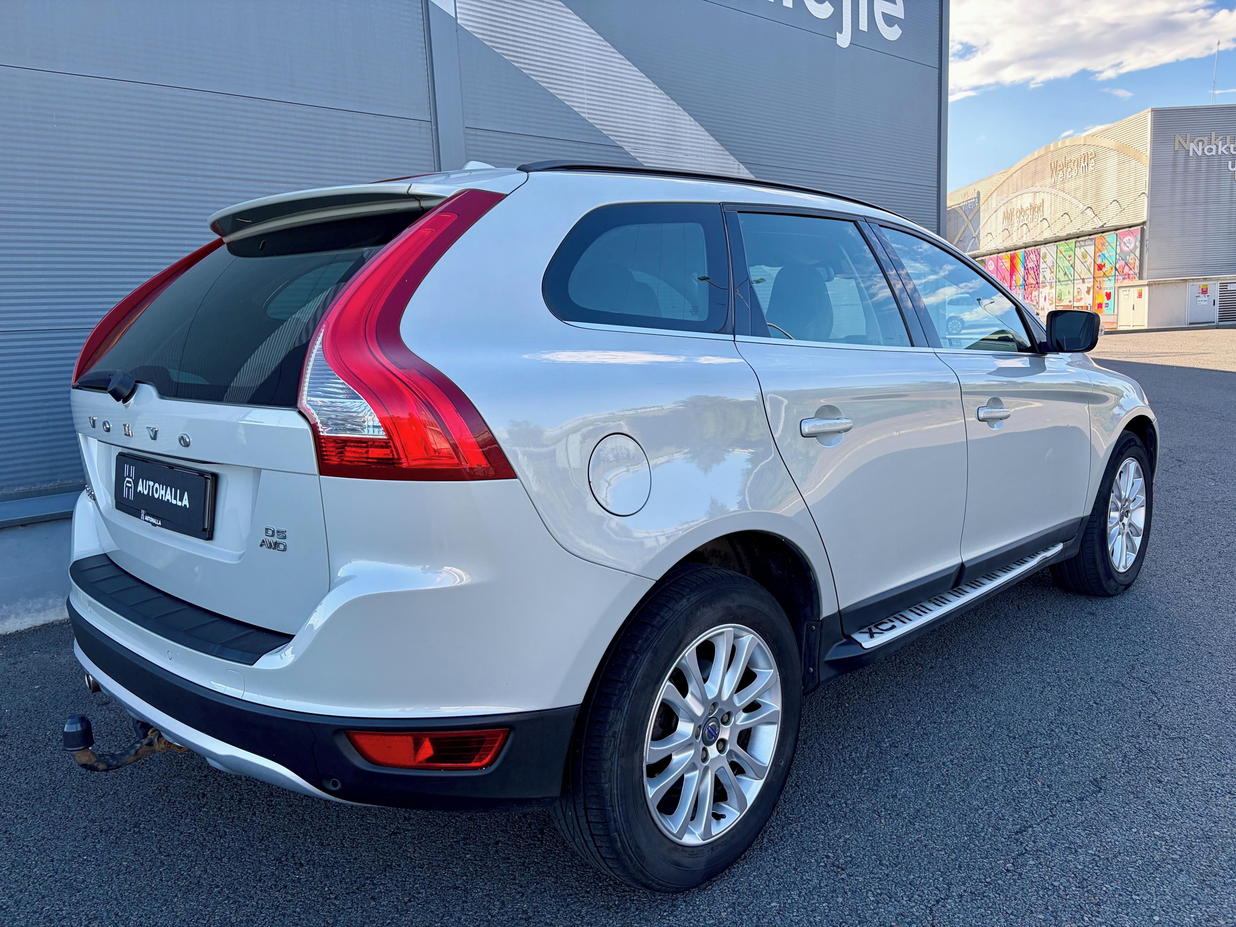 Volvo XC60, D5 136kW TAŽNÉ Navi XENONY - fotka 3
