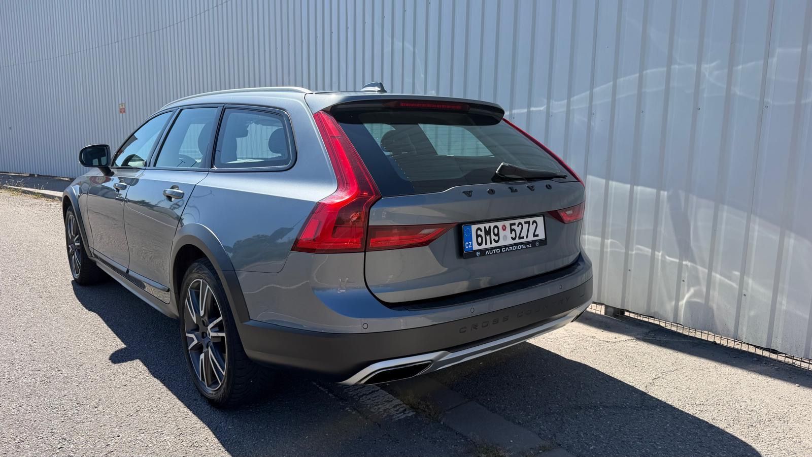 Volvo V90, CROSS COUNTRY D4 AWD POLESTAR - fotka 5